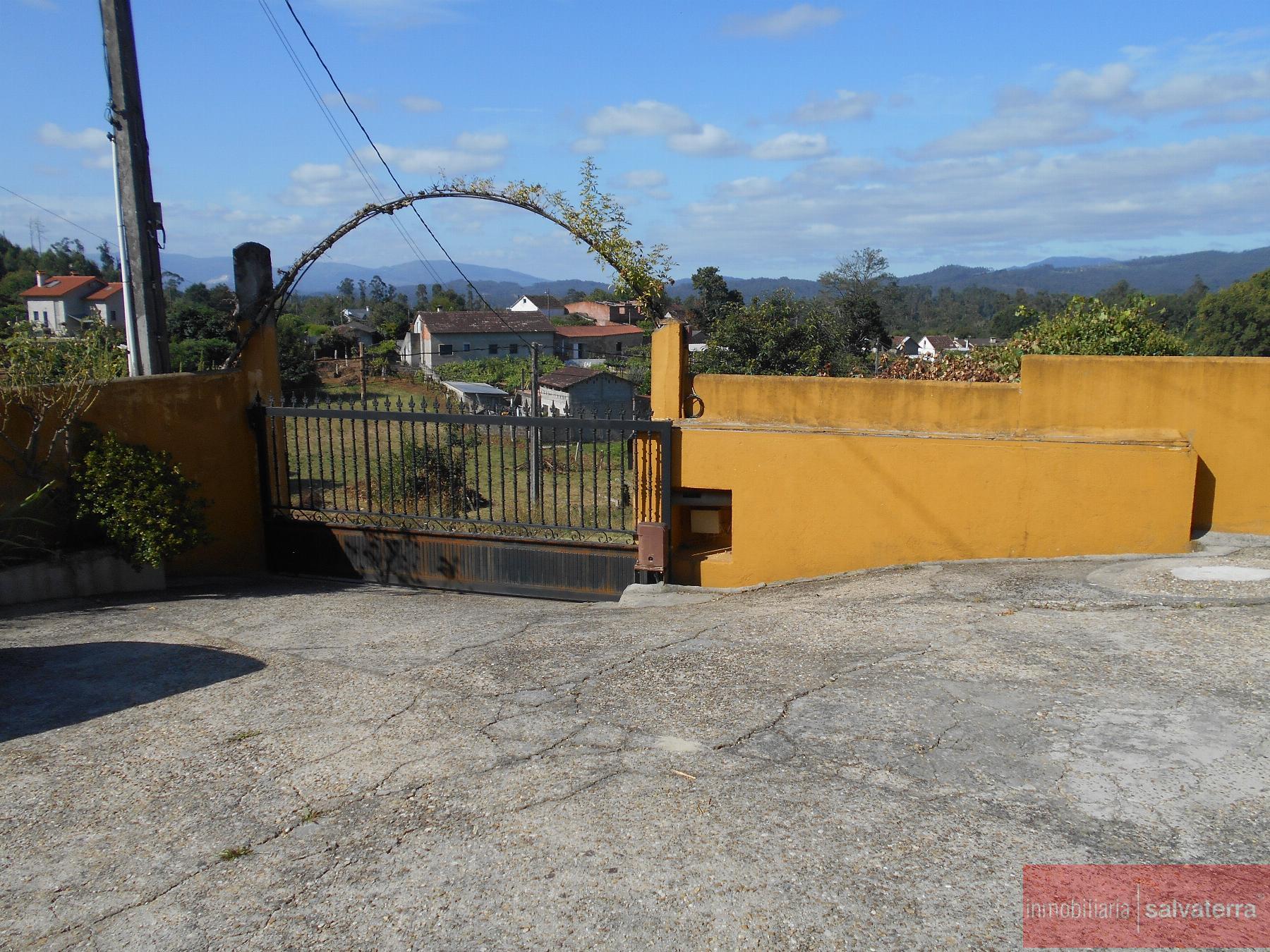 For sale of house in Salvaterra de Miño