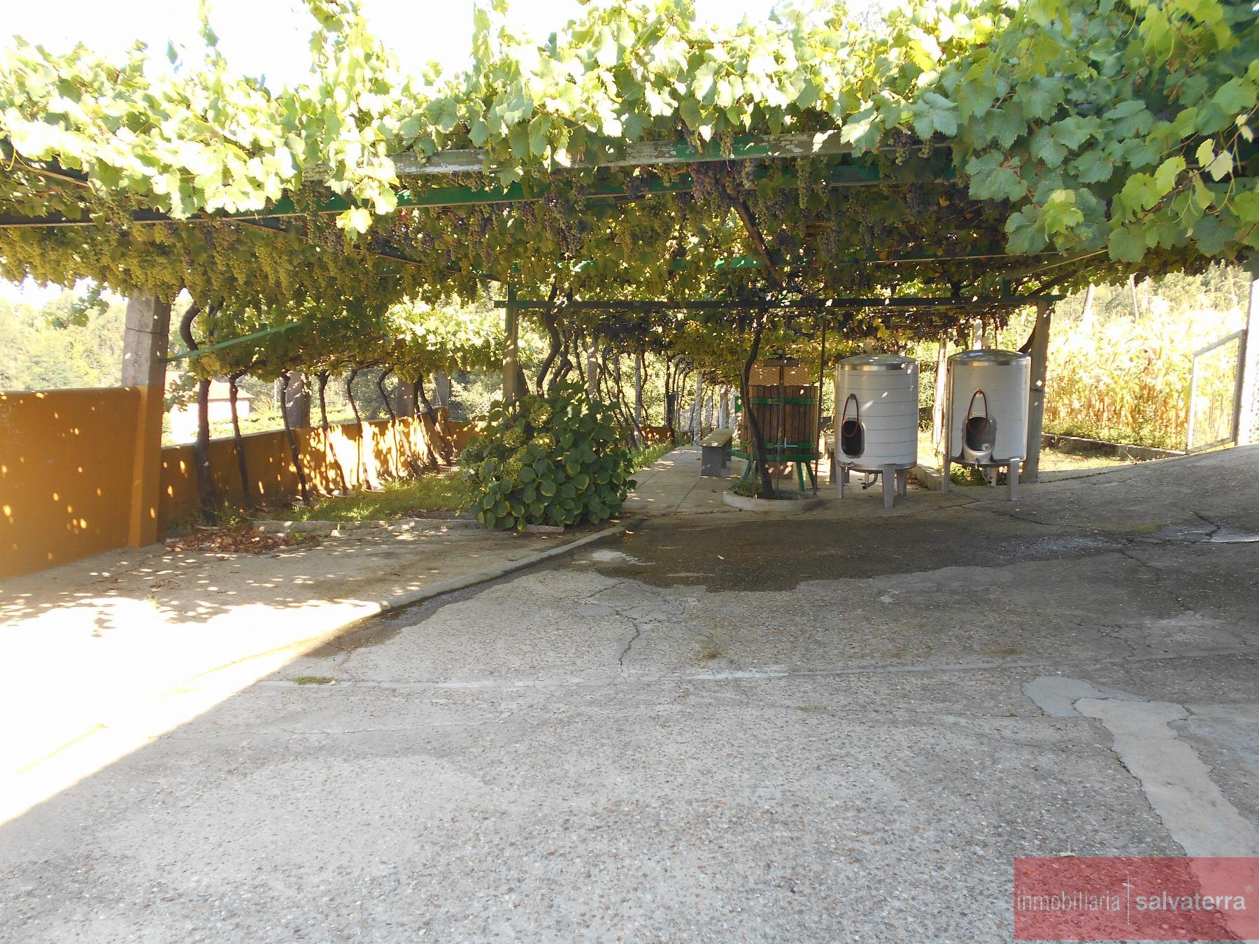 For sale of house in Salvaterra de Miño