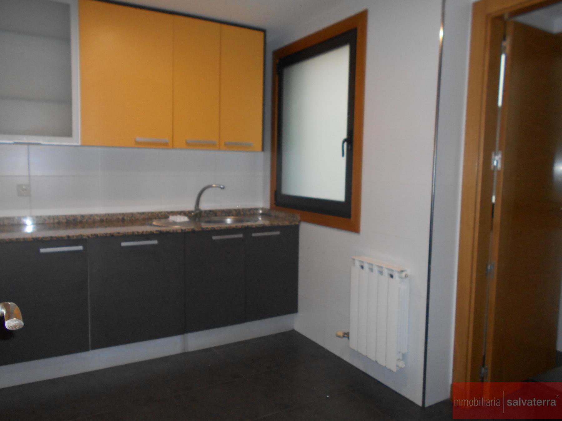 For sale of flat in Salvaterra de Miño
