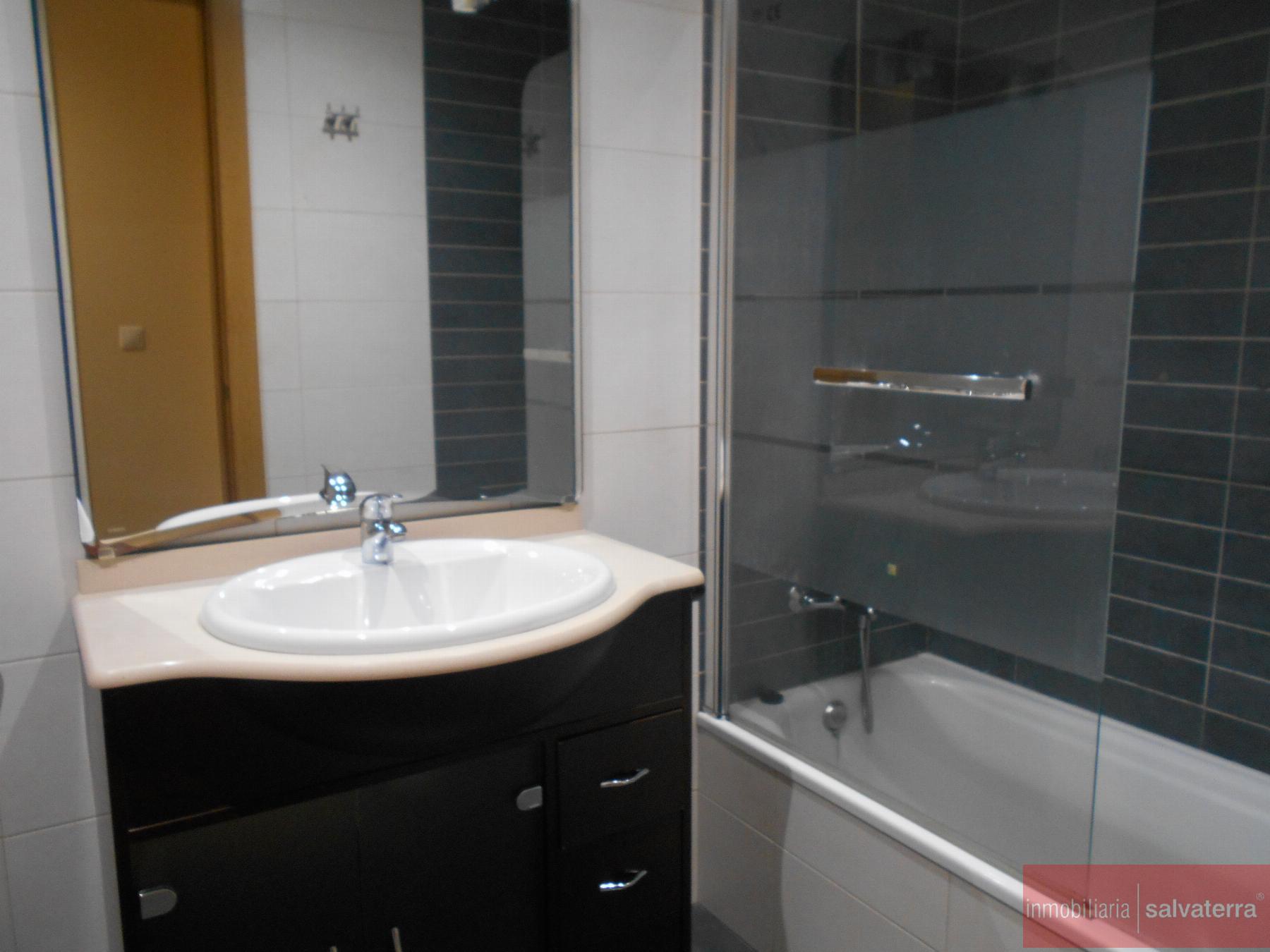 For sale of flat in Salvaterra de Miño
