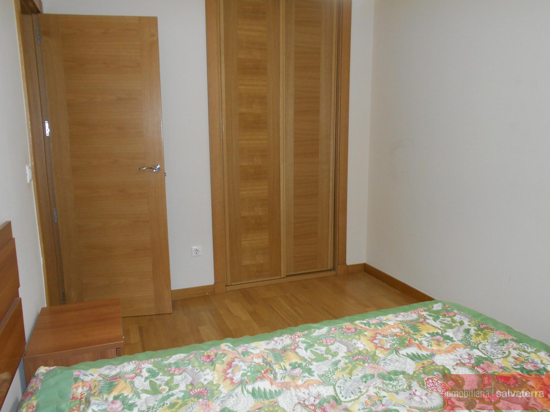 For sale of flat in Salvaterra de Miño