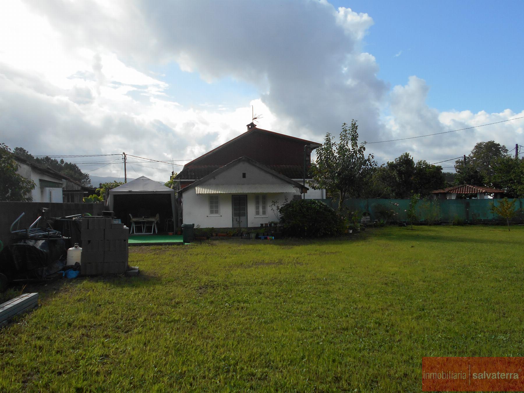 For sale of house in Salvaterra de Miño