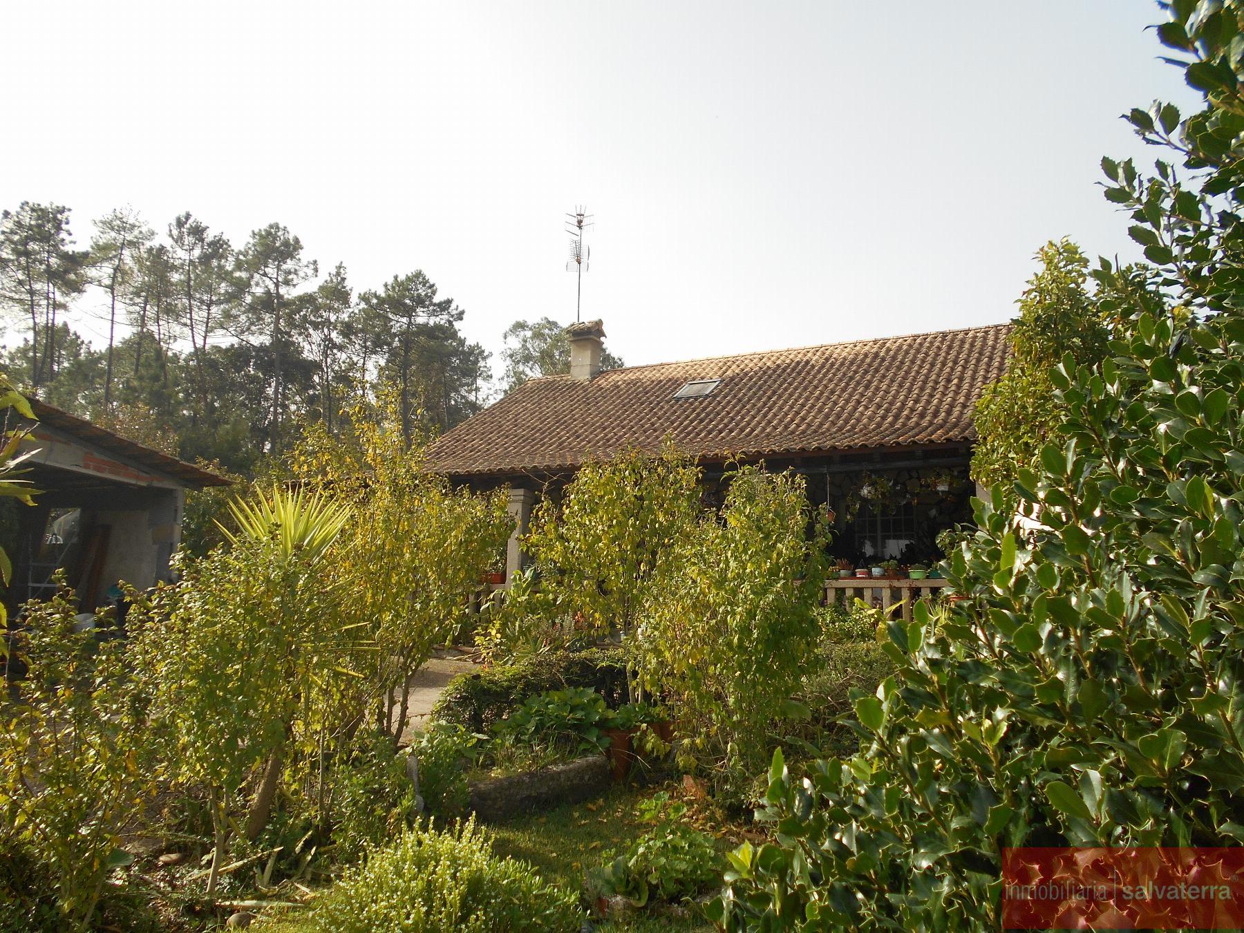 For sale of house in Salvaterra de Miño