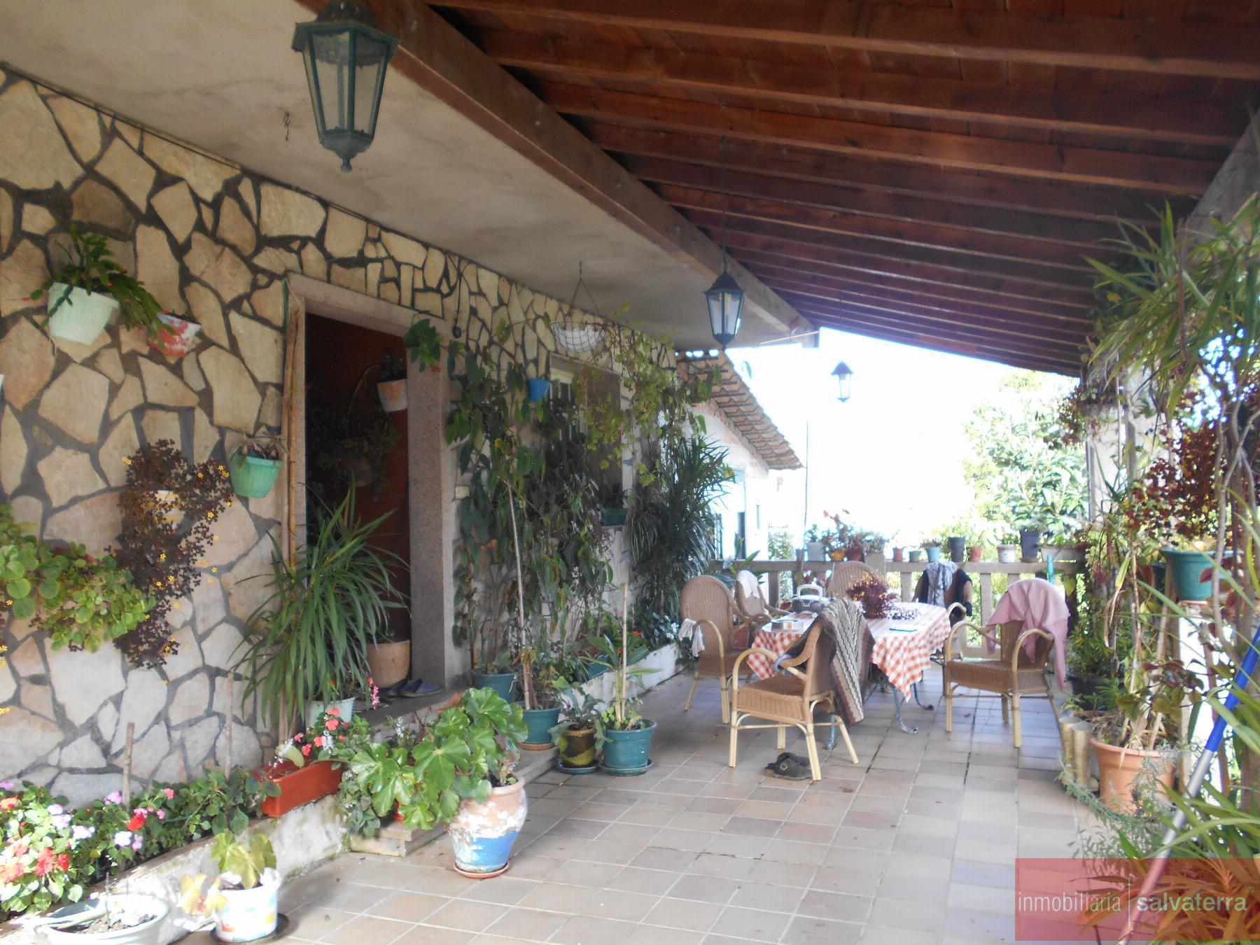 For sale of house in Salvaterra de Miño