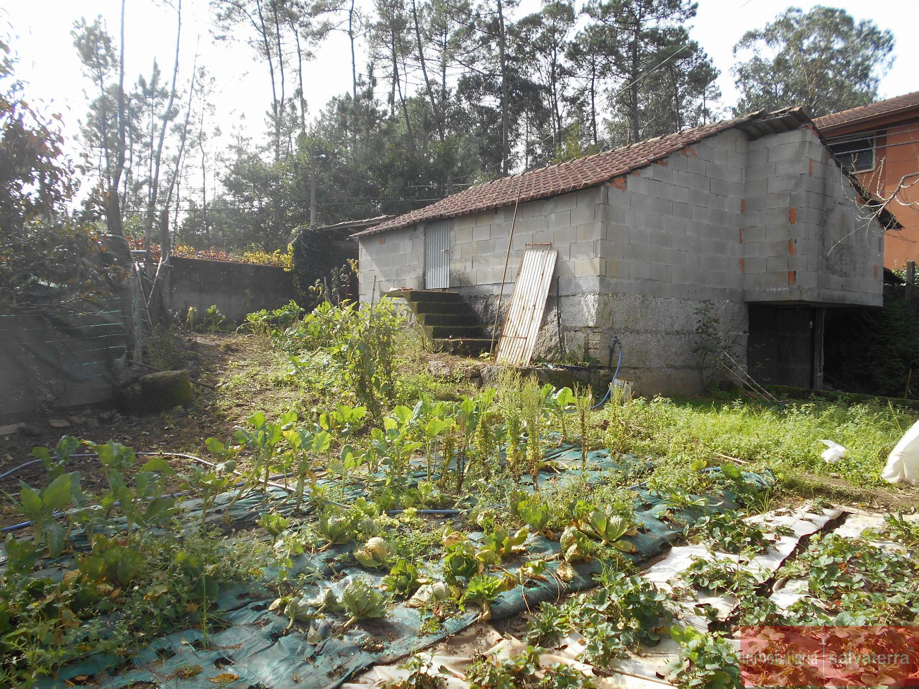 For sale of house in Salvaterra de Miño