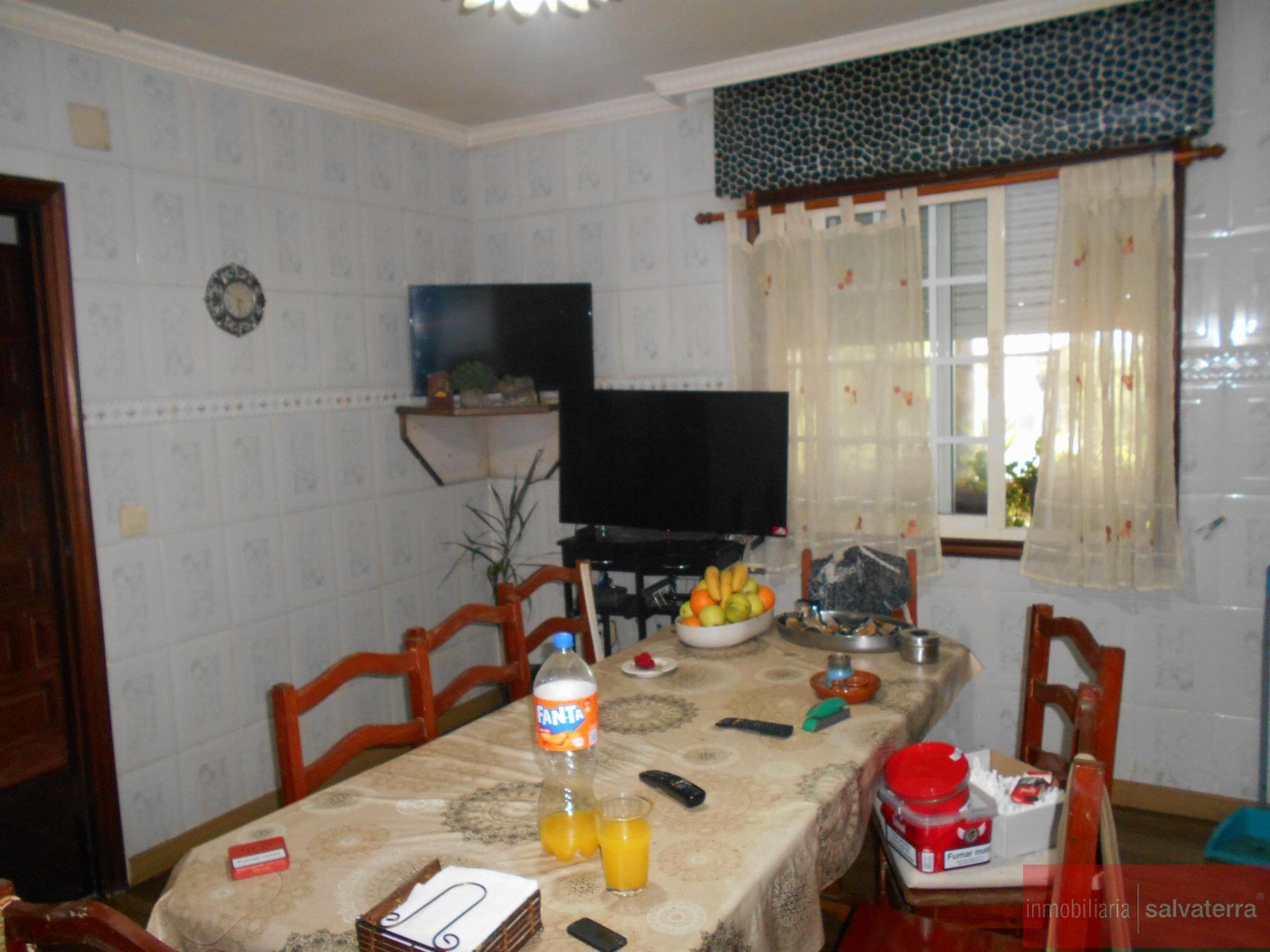 For sale of house in Salvaterra de Miño
