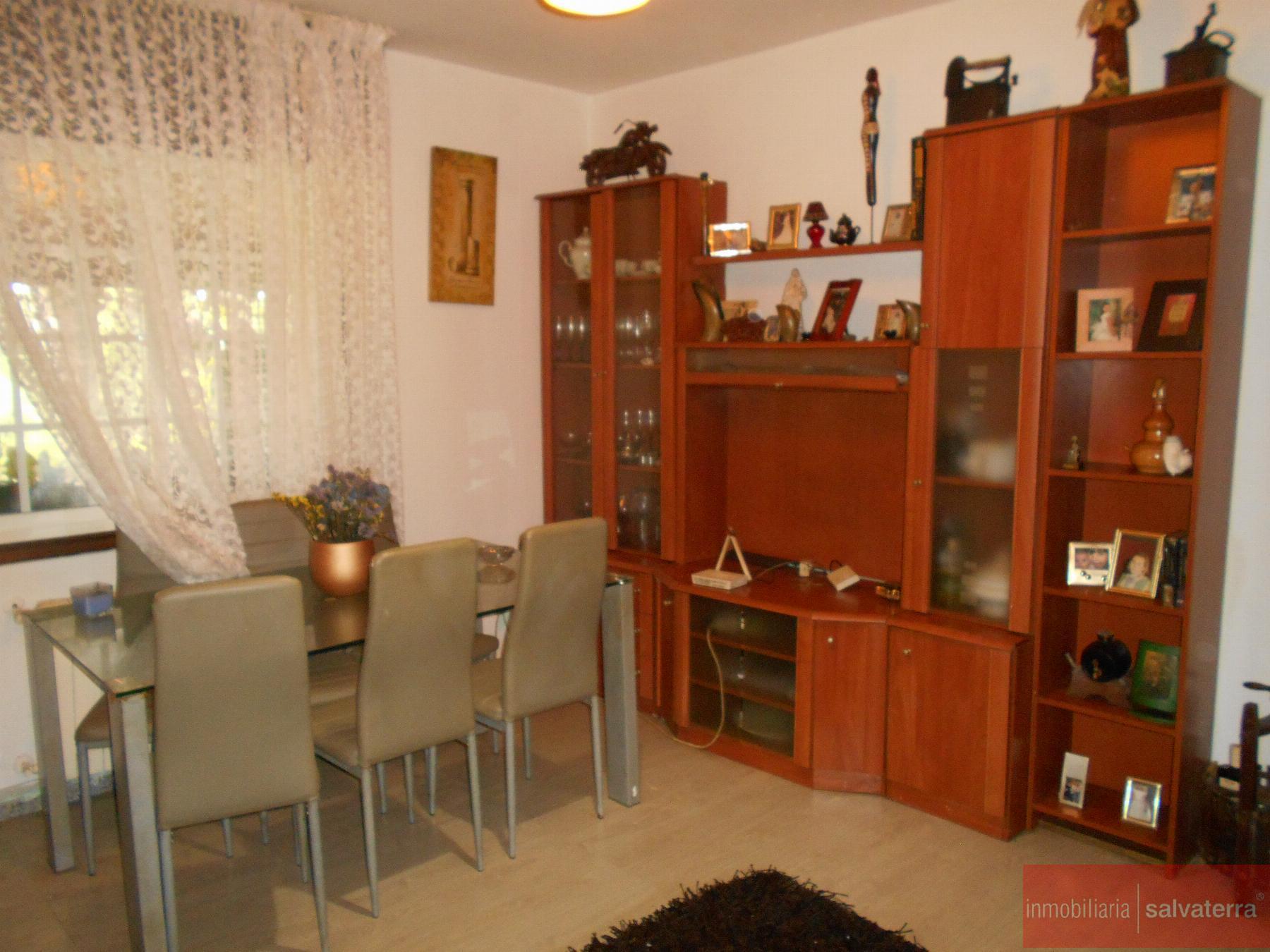 For sale of house in Salvaterra de Miño