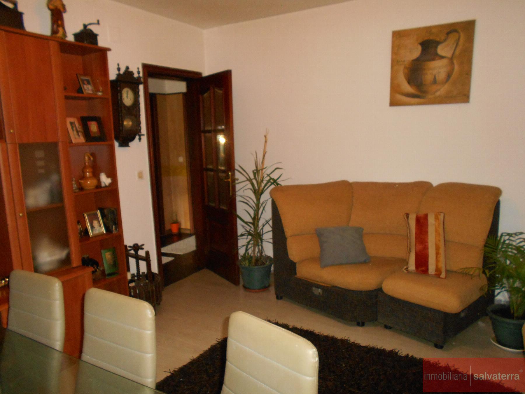For sale of house in Salvaterra de Miño