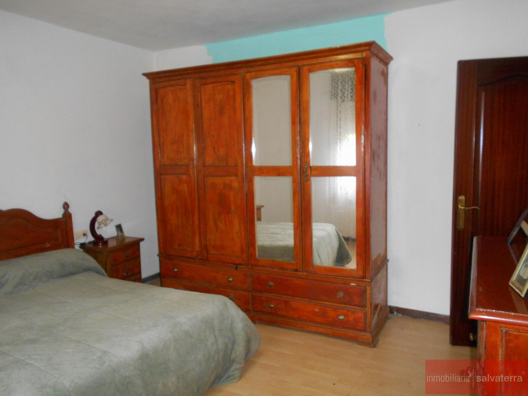 For sale of house in Salvaterra de Miño
