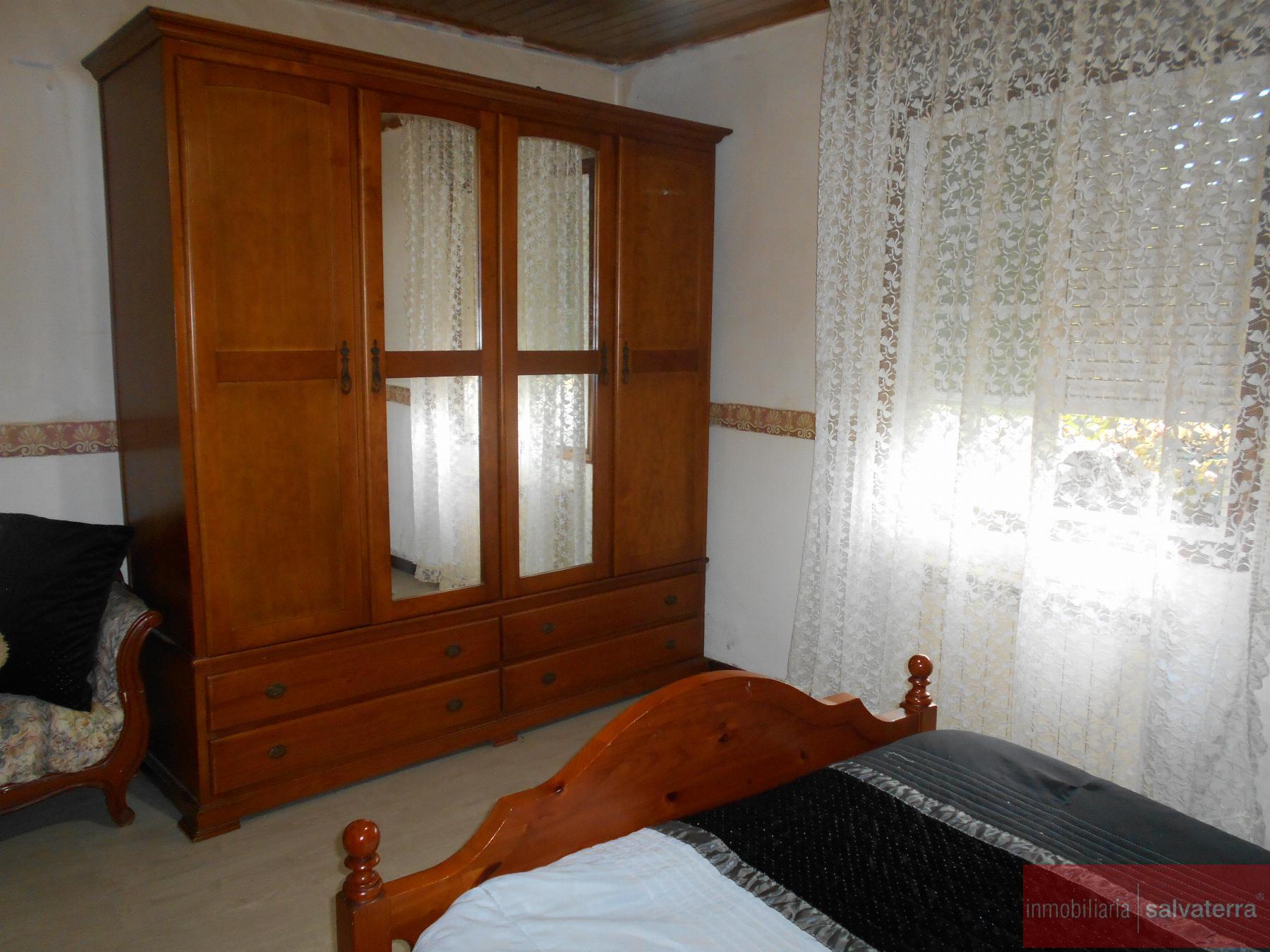 For sale of house in Salvaterra de Miño