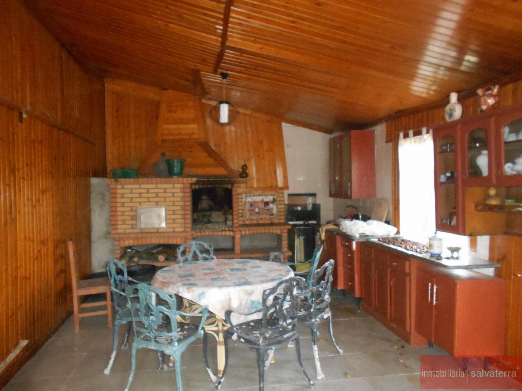 For sale of house in Salvaterra de Miño