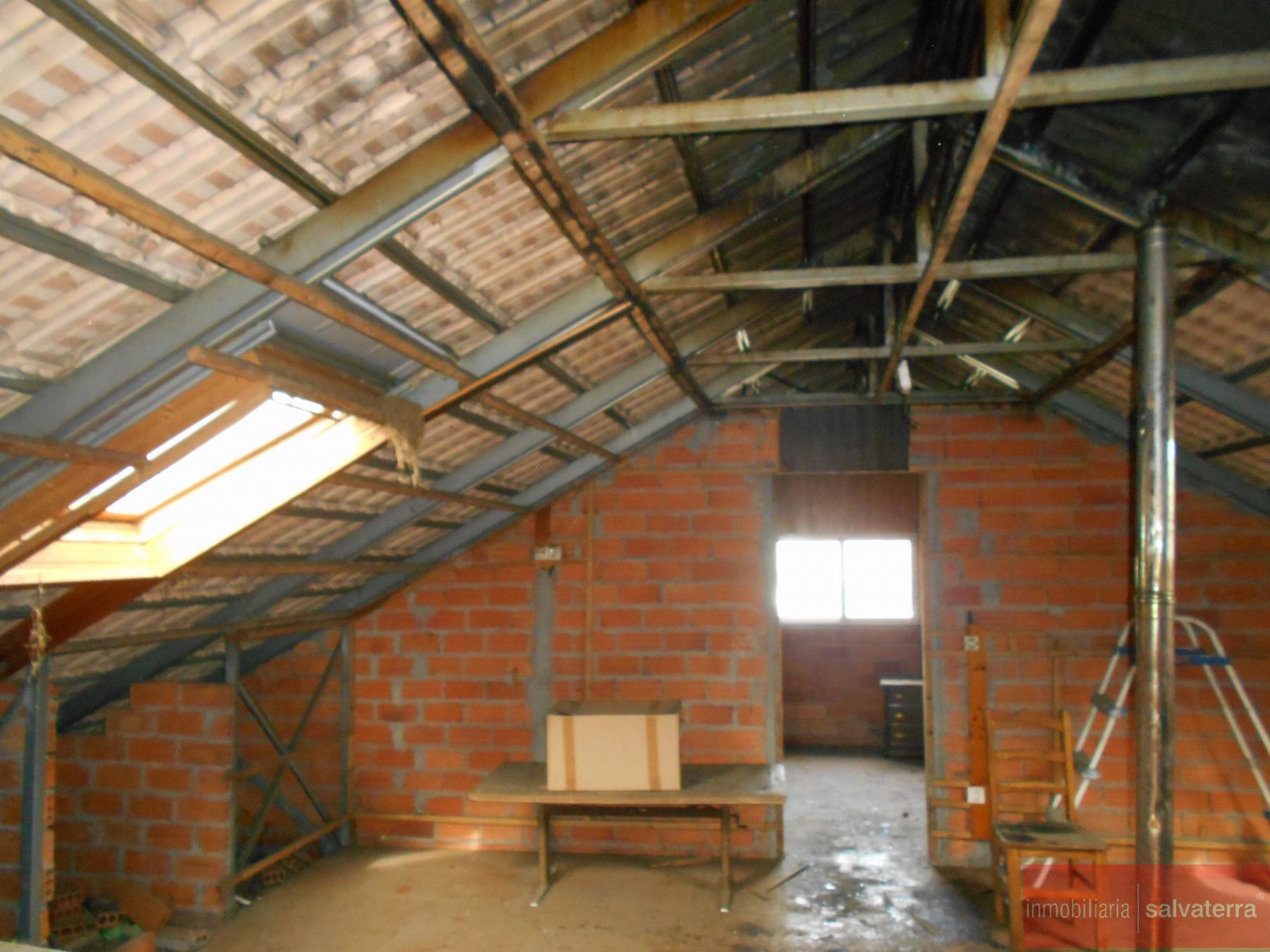 For sale of house in Salvaterra de Miño