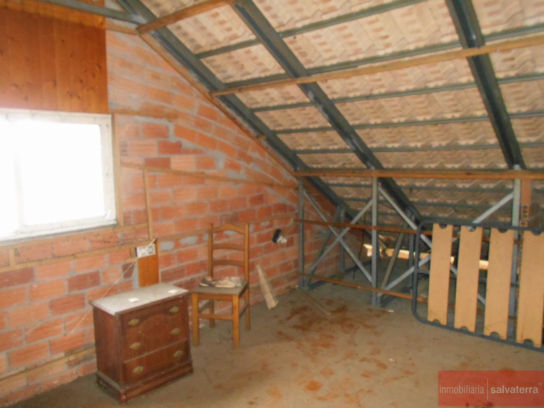 For sale of house in Salvaterra de Miño