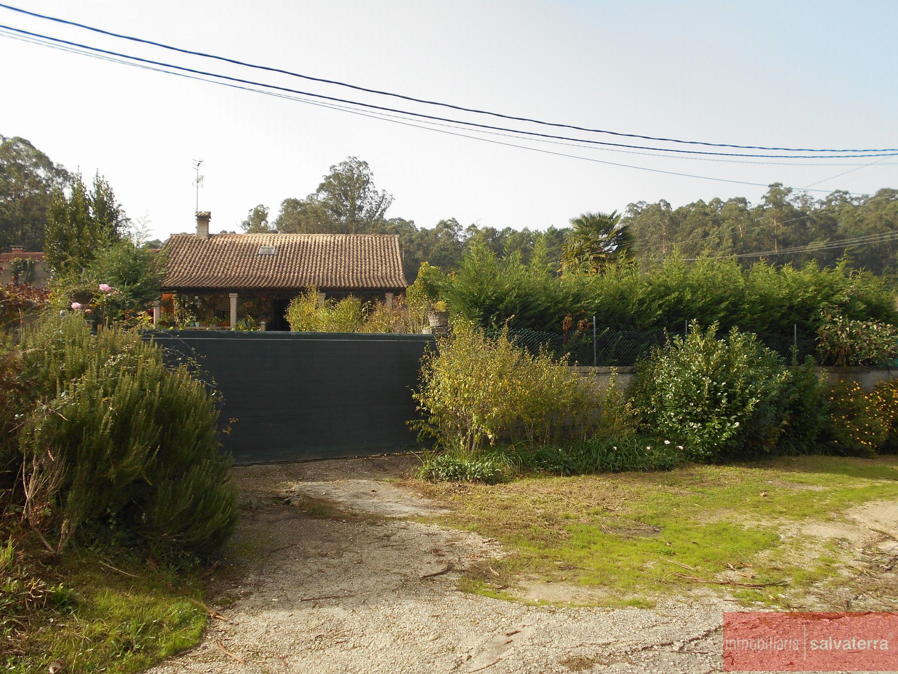 For sale of house in Salvaterra de Miño