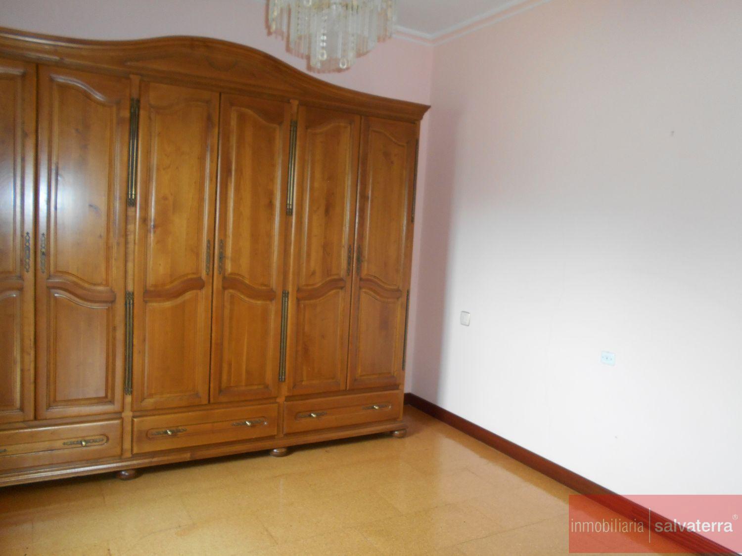 For sale of chalet in Crecente