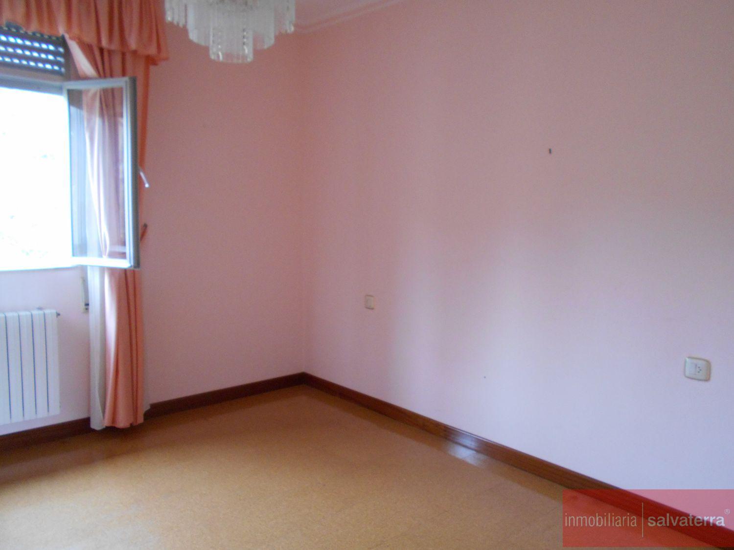 For sale of chalet in Crecente