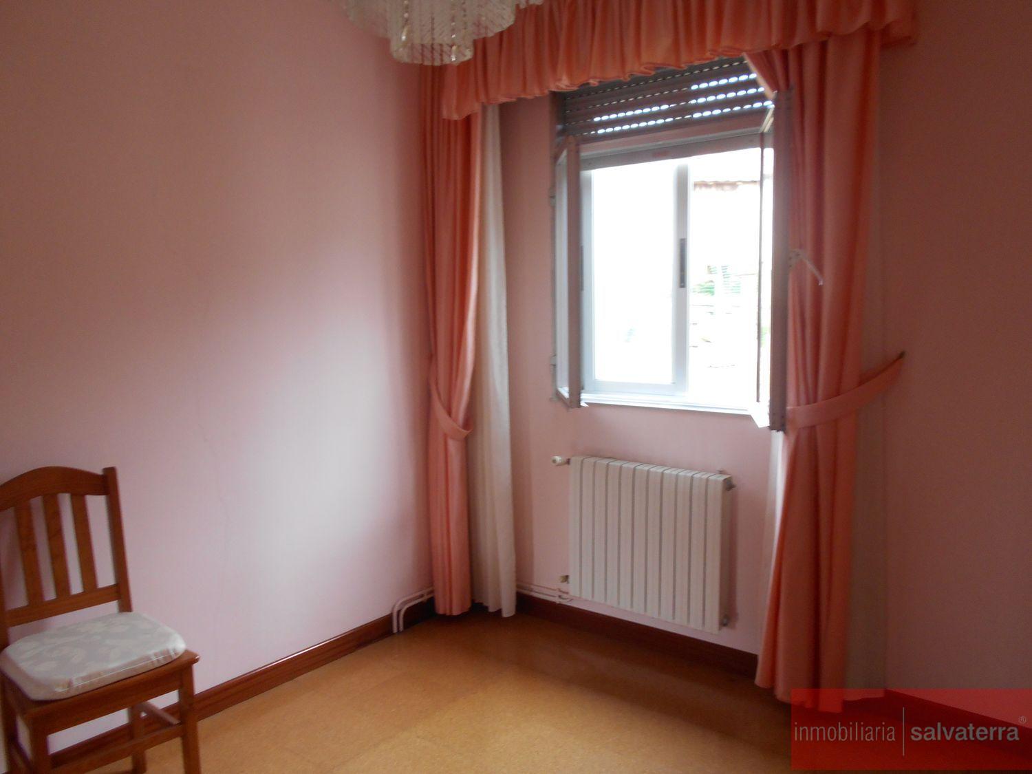 For sale of chalet in Crecente