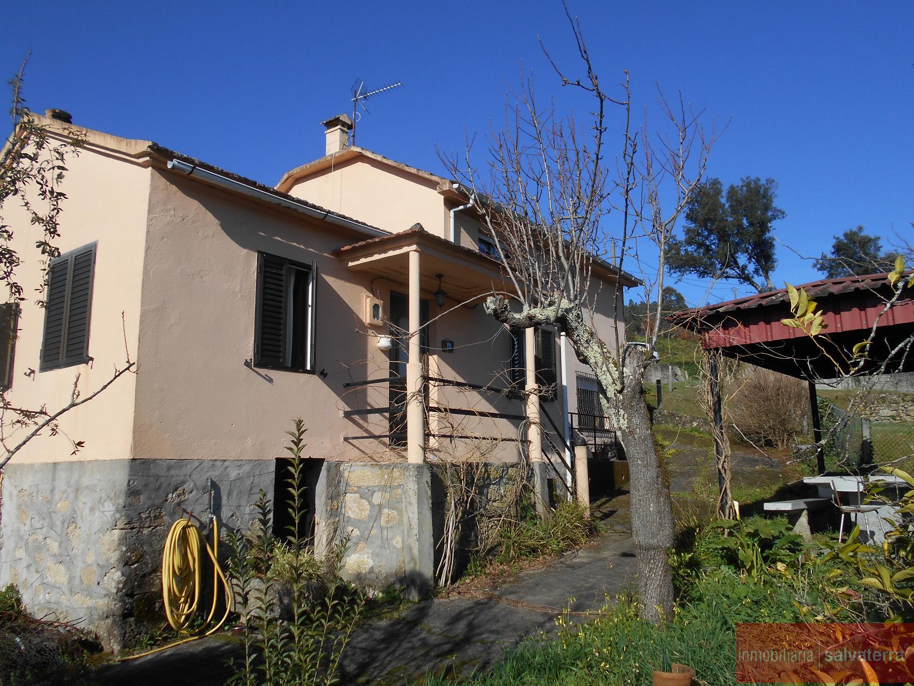 For sale of house in Neves As