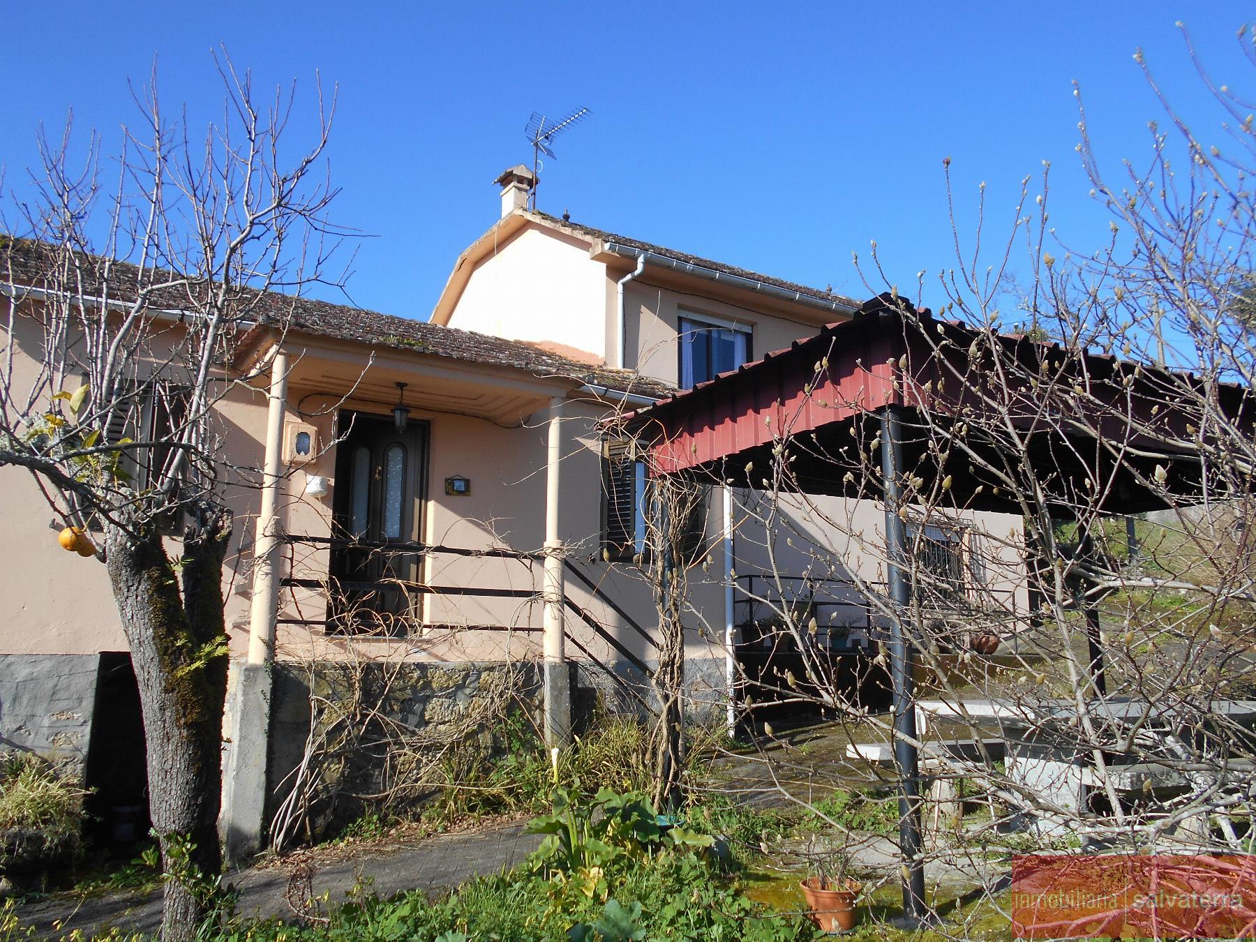 For sale of house in Neves As