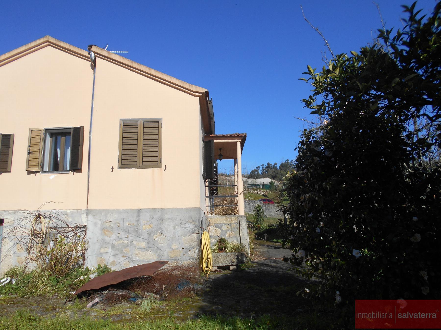For sale of house in Neves As