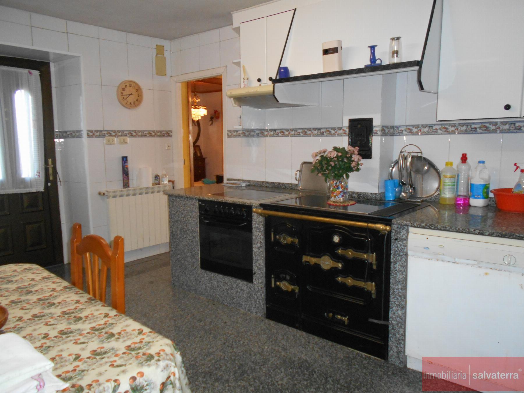 For sale of house in Neves As
