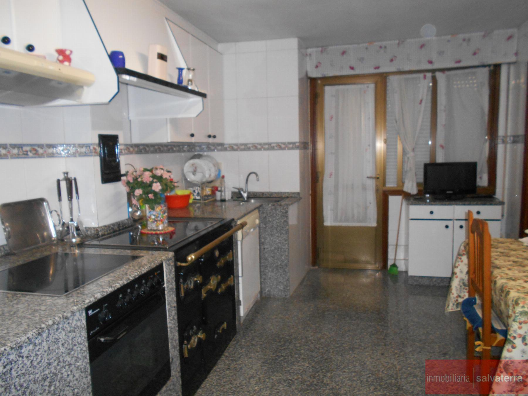 For sale of house in Neves As