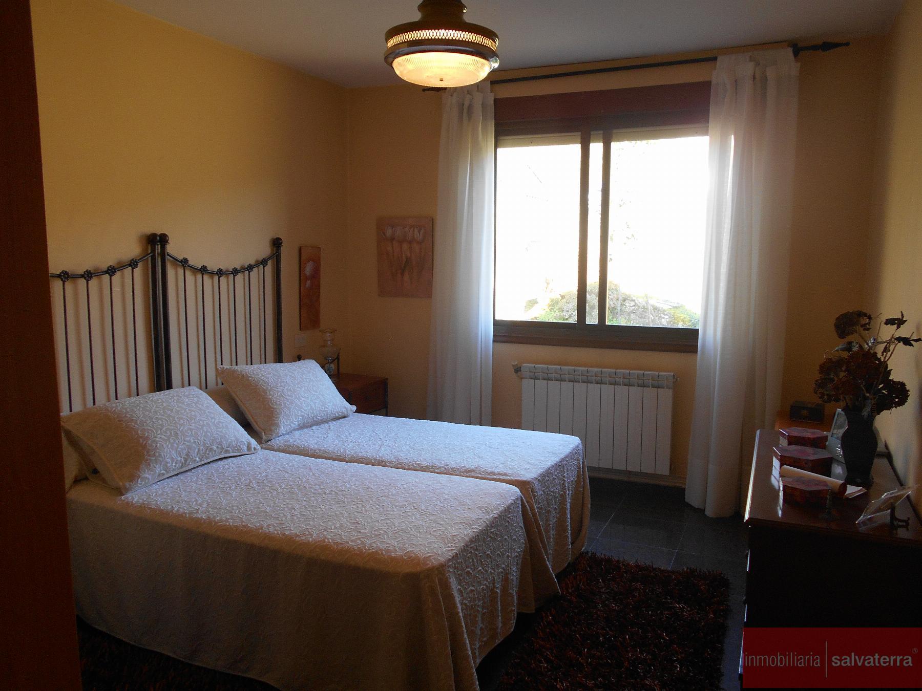For sale of house in Neves As