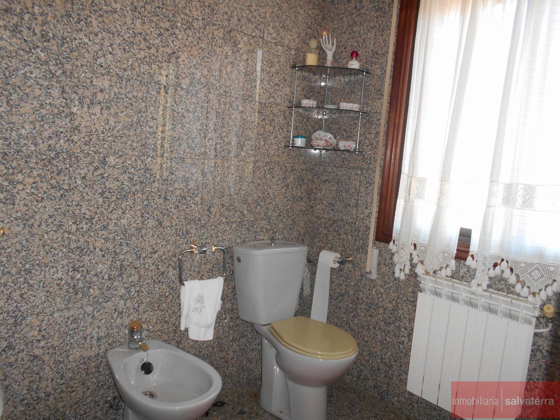 For sale of house in Neves As