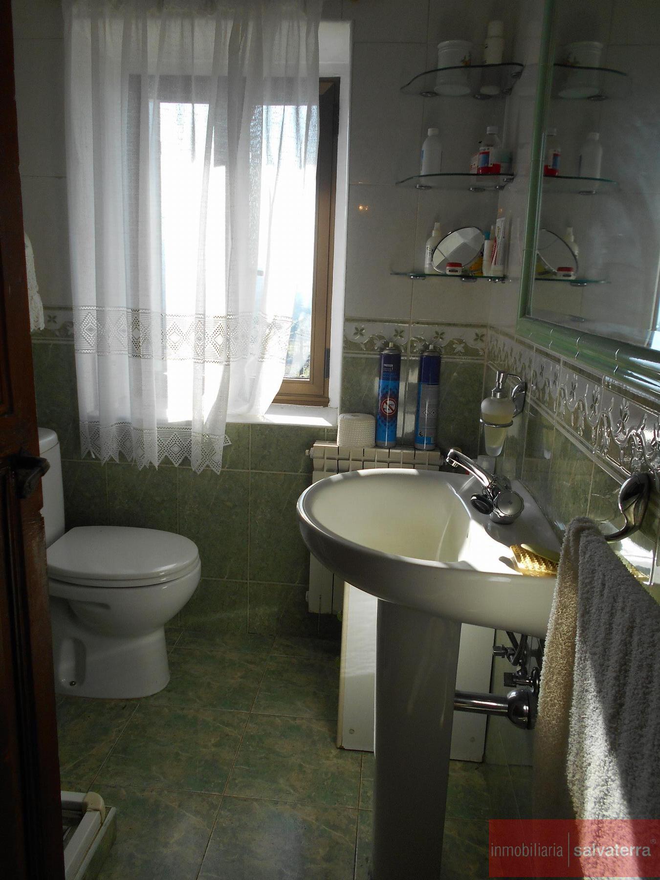 For sale of house in Neves As