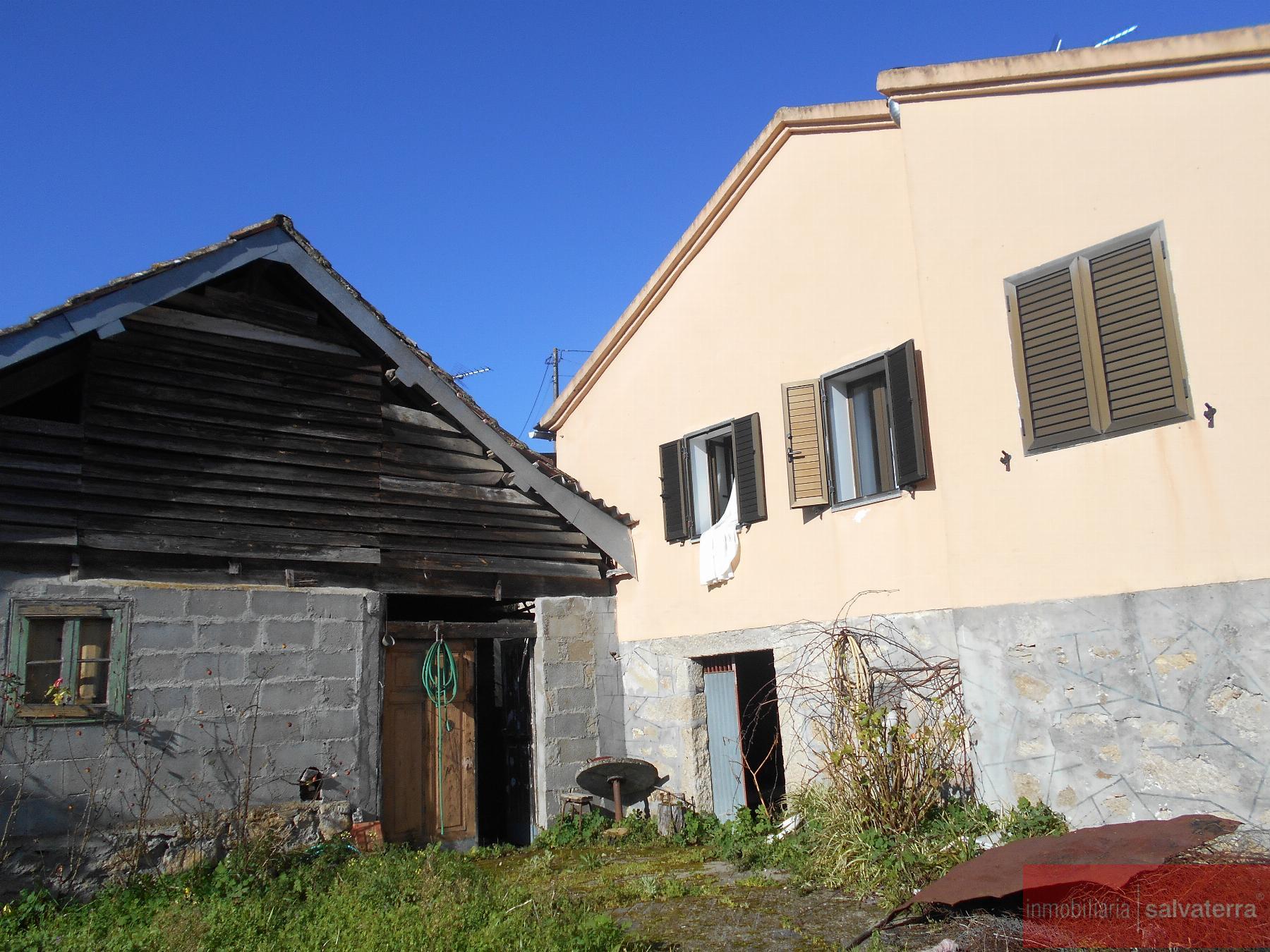 For sale of house in Neves As