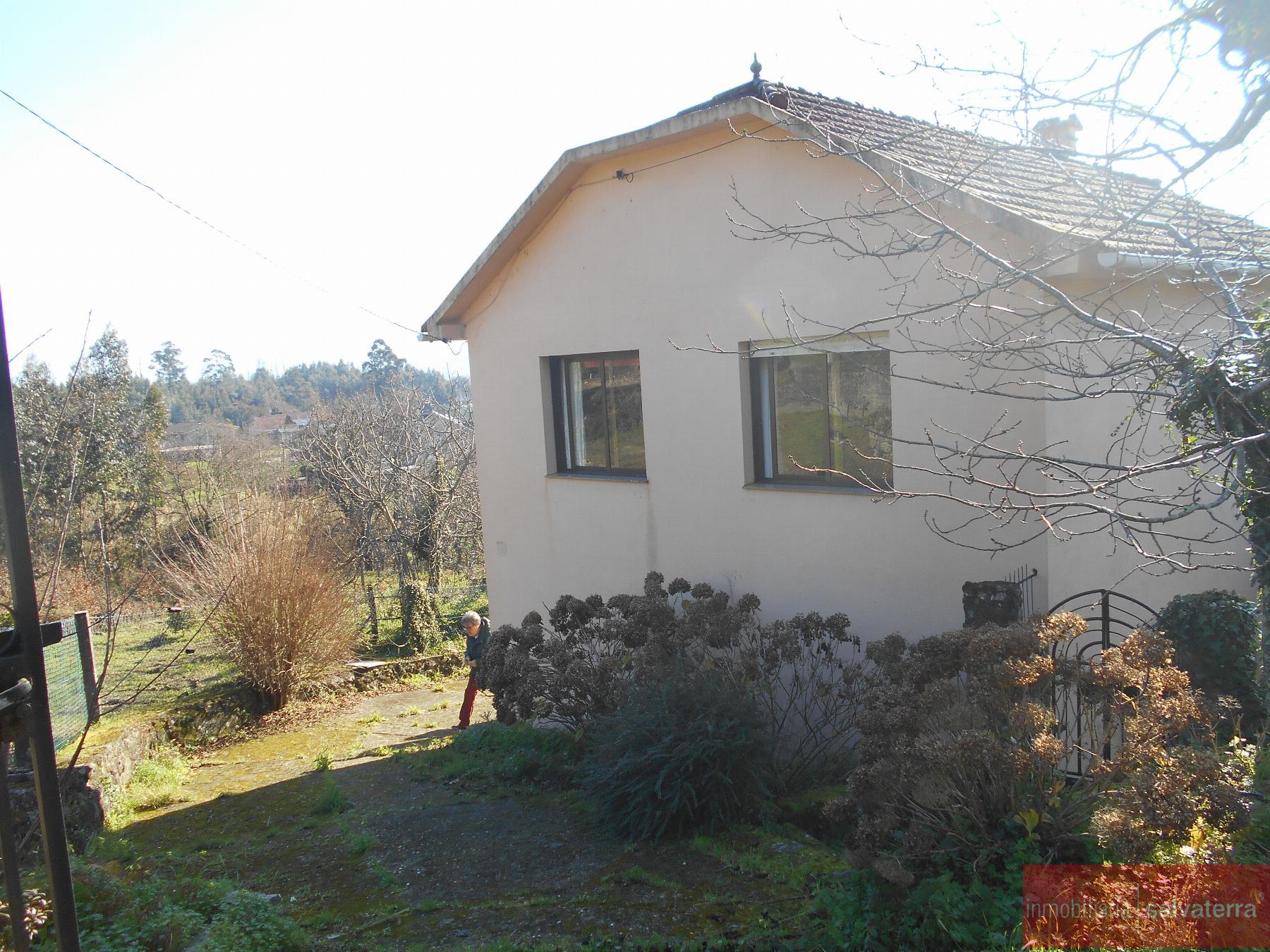 For sale of house in Neves As