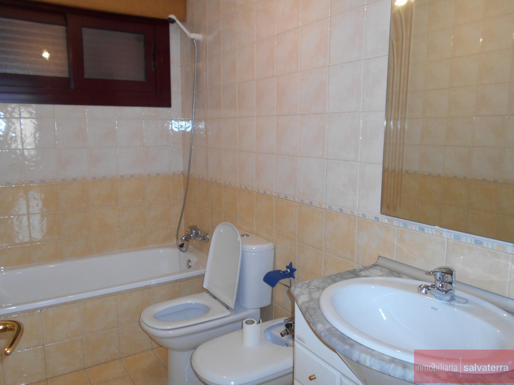 For sale of apartment in Salvaterra de Miño