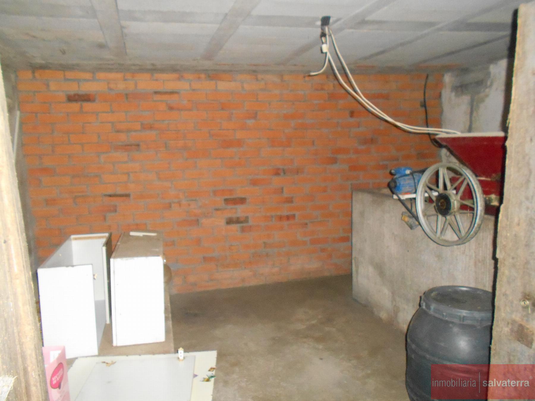 For sale of house in Arbo