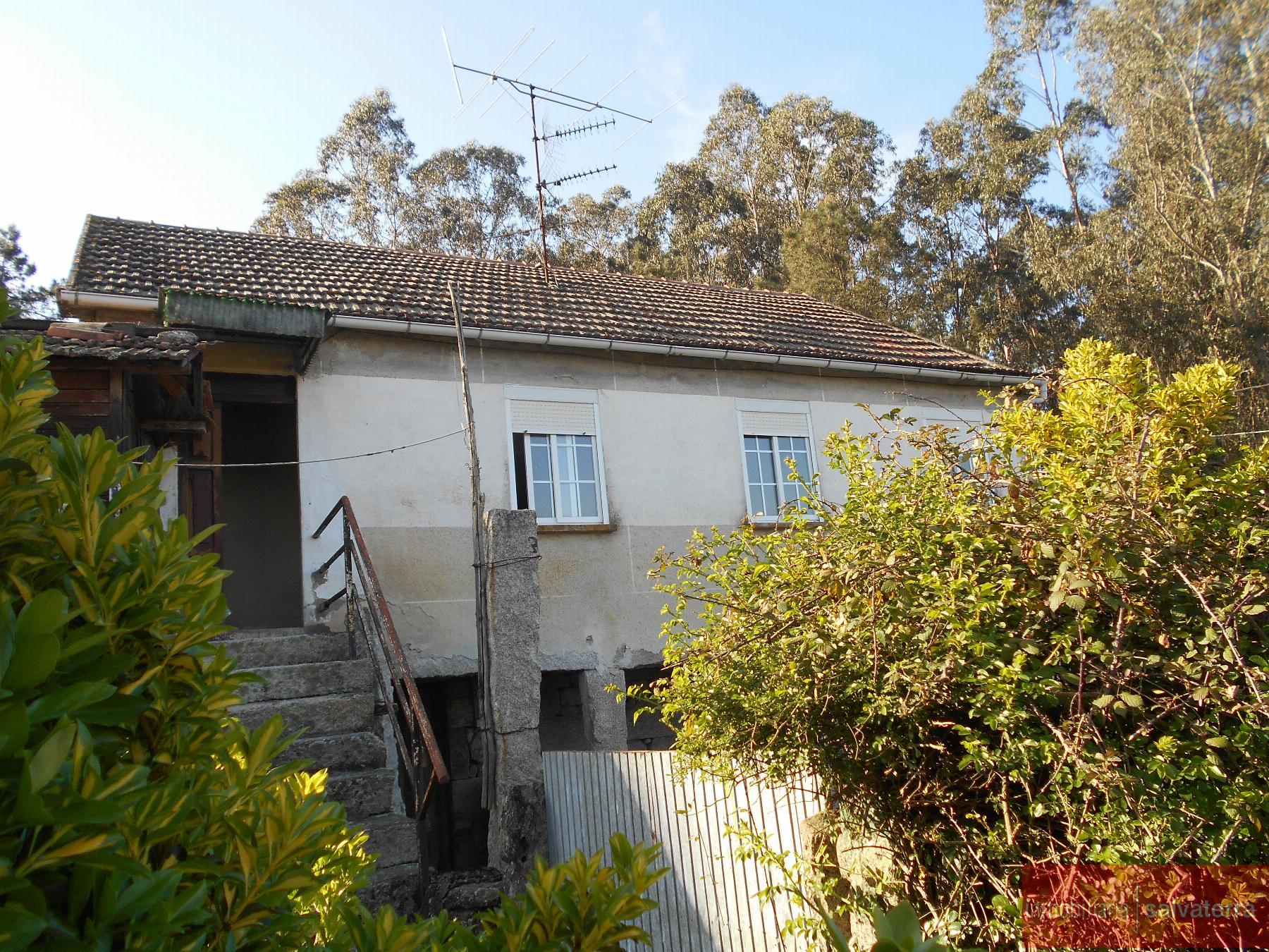For sale of house in Ponteareas