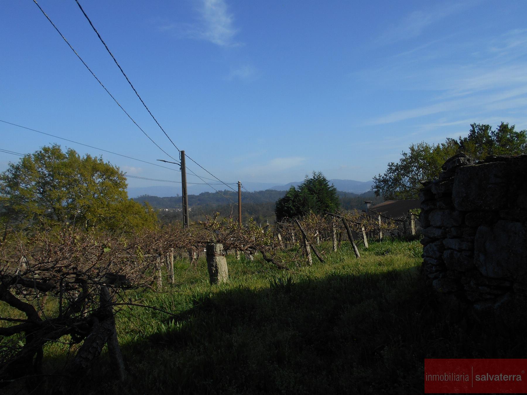 For sale of house in Ponteareas
