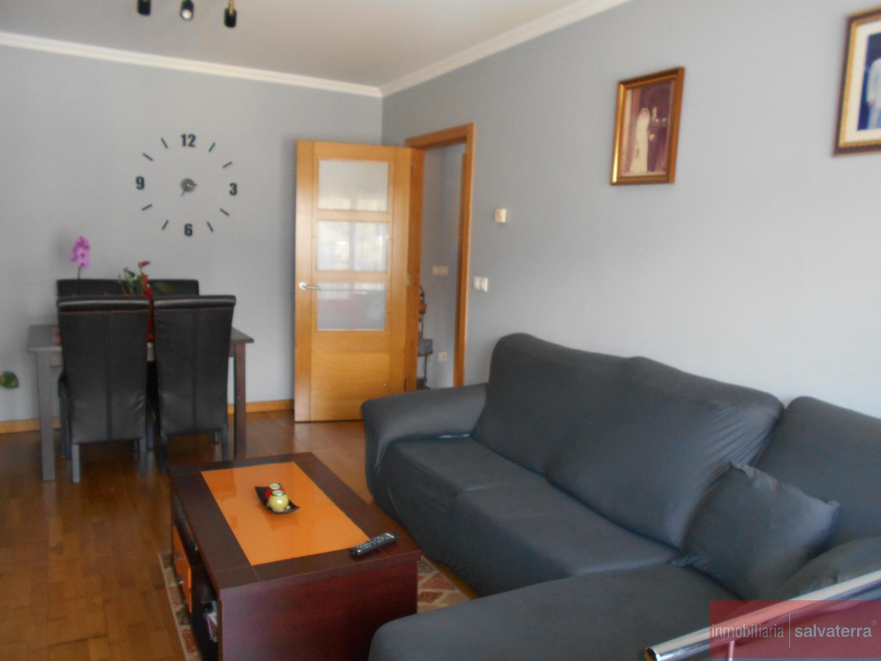 For sale of flat in Salceda de Caselas
