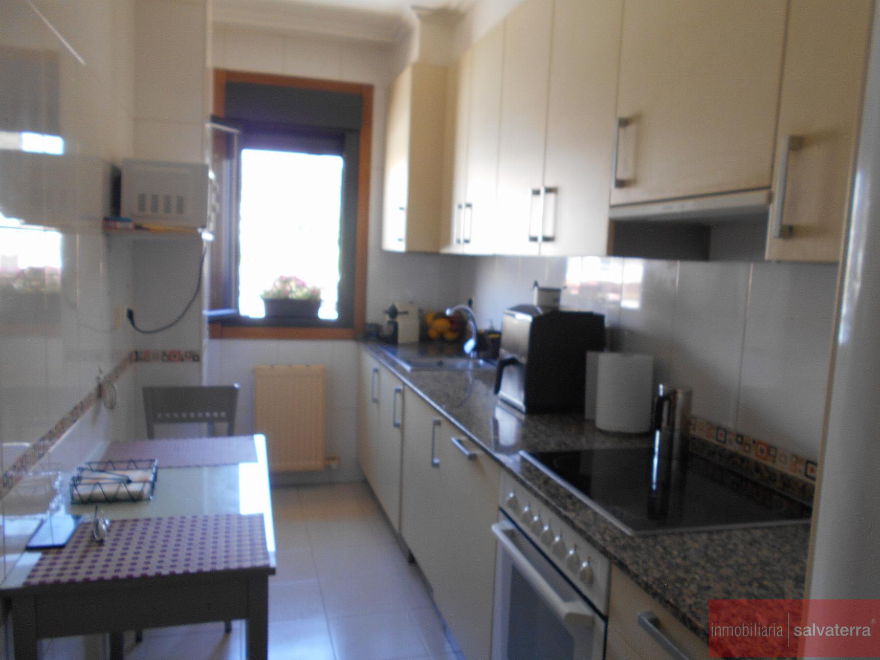For sale of flat in Salceda de Caselas