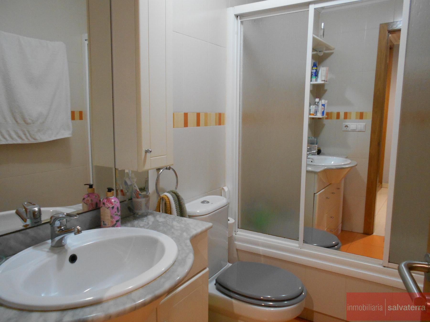 For sale of flat in Salceda de Caselas