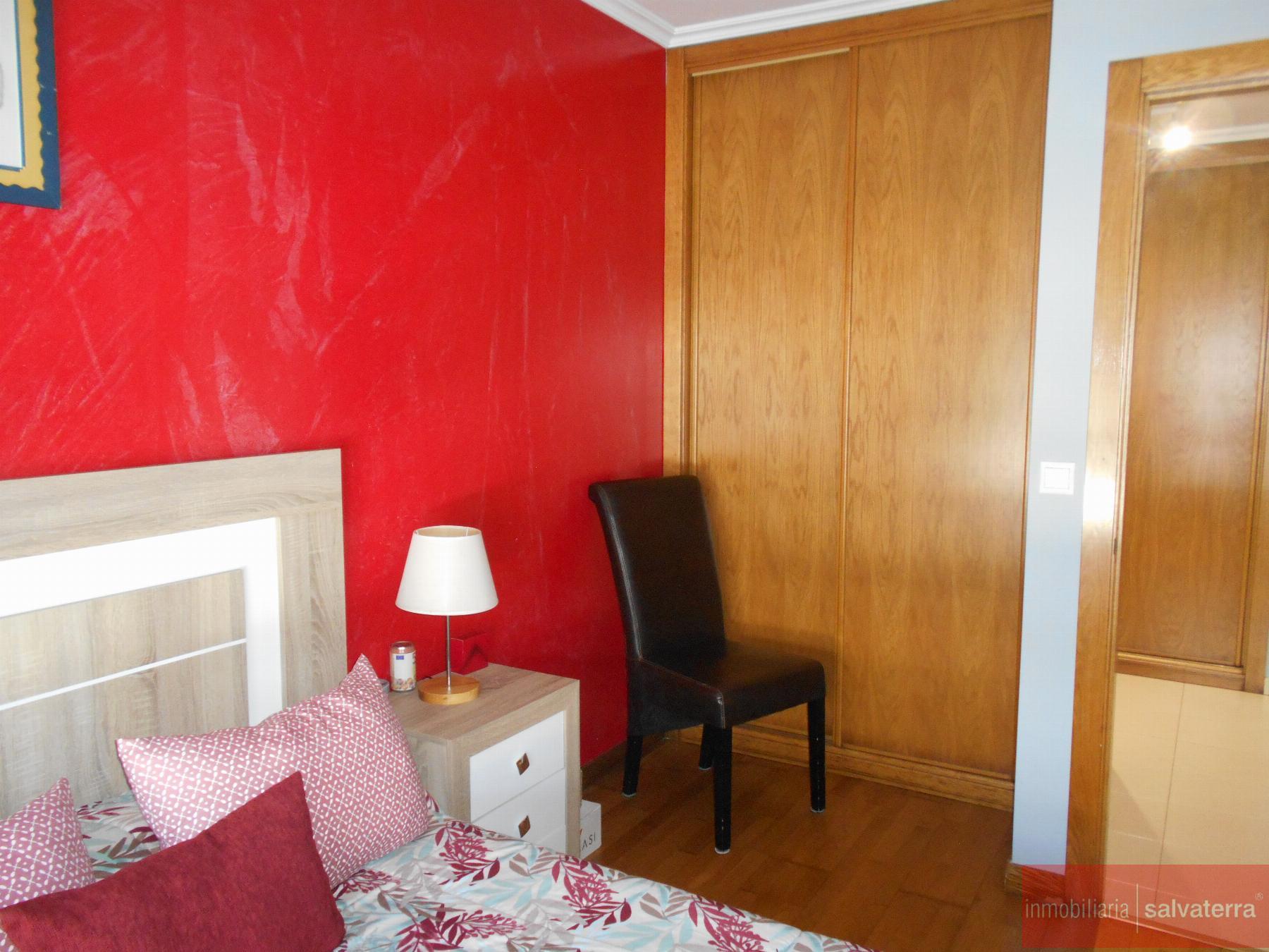 For sale of flat in Salceda de Caselas