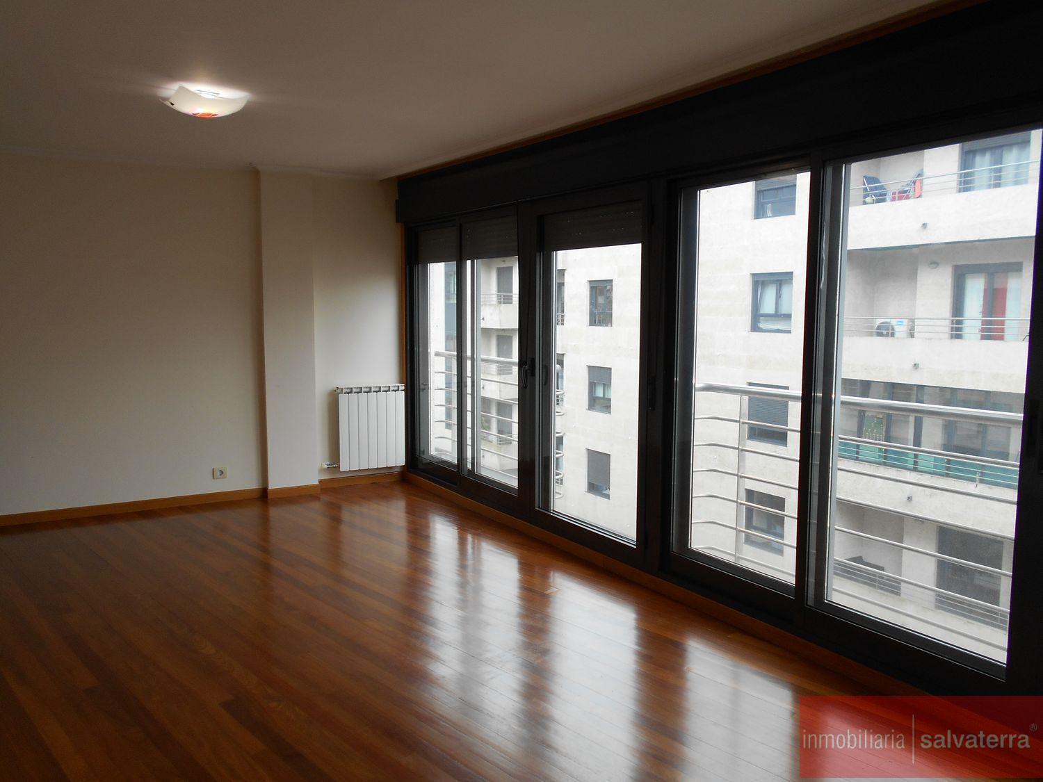 For sale of flat in Salvaterra de Miño