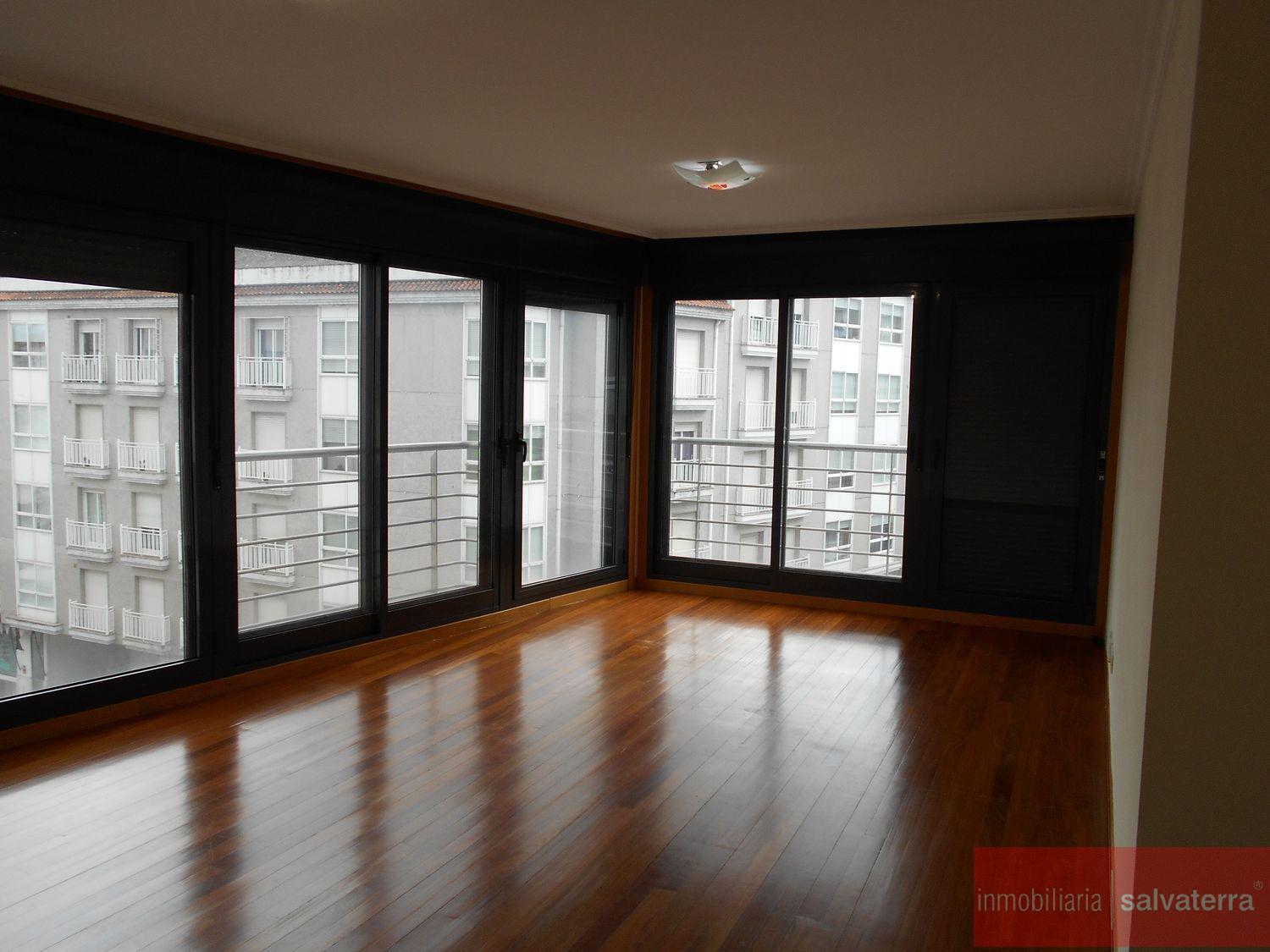 For sale of flat in Salvaterra de Miño