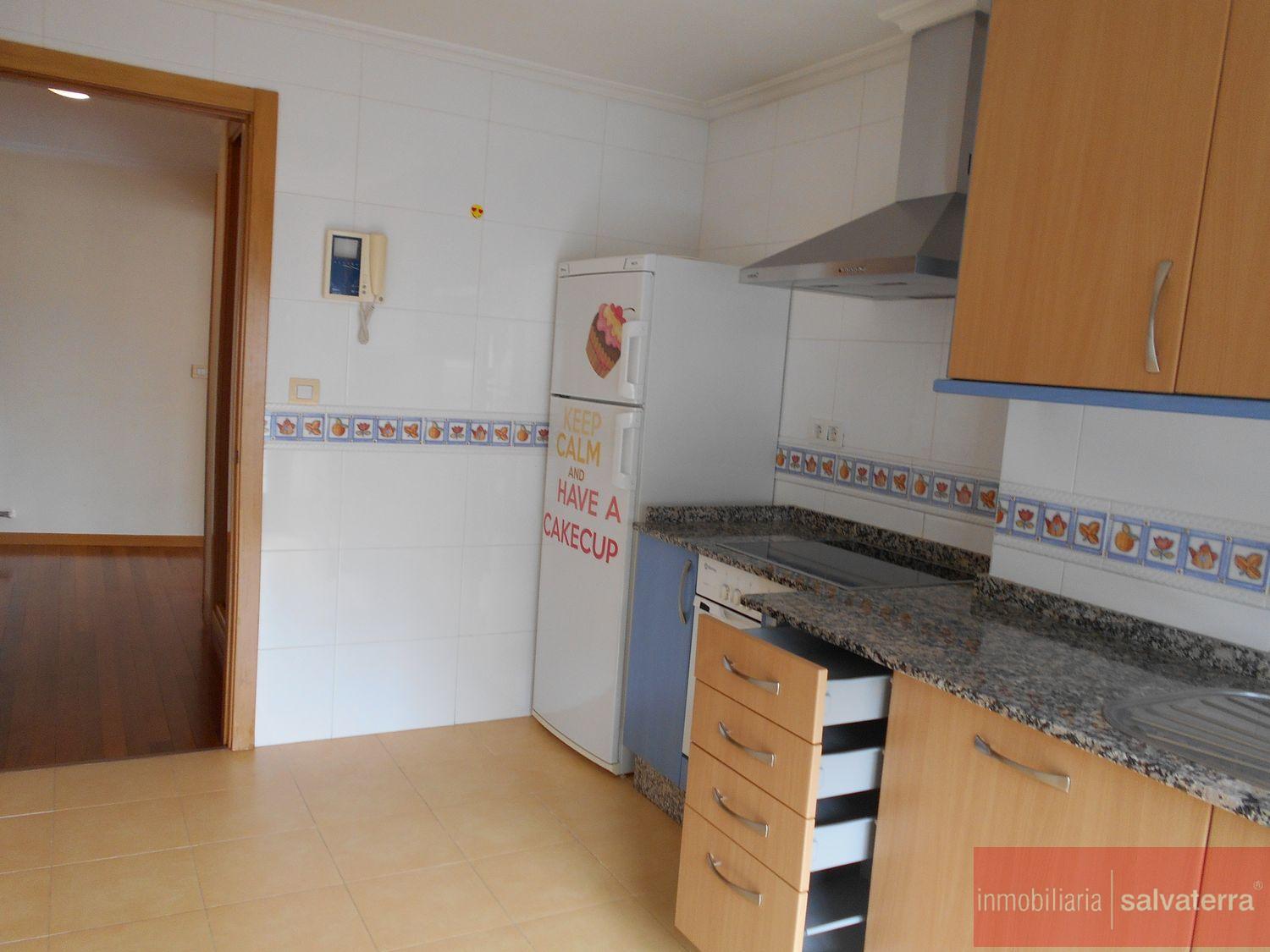 For sale of flat in Salvaterra de Miño