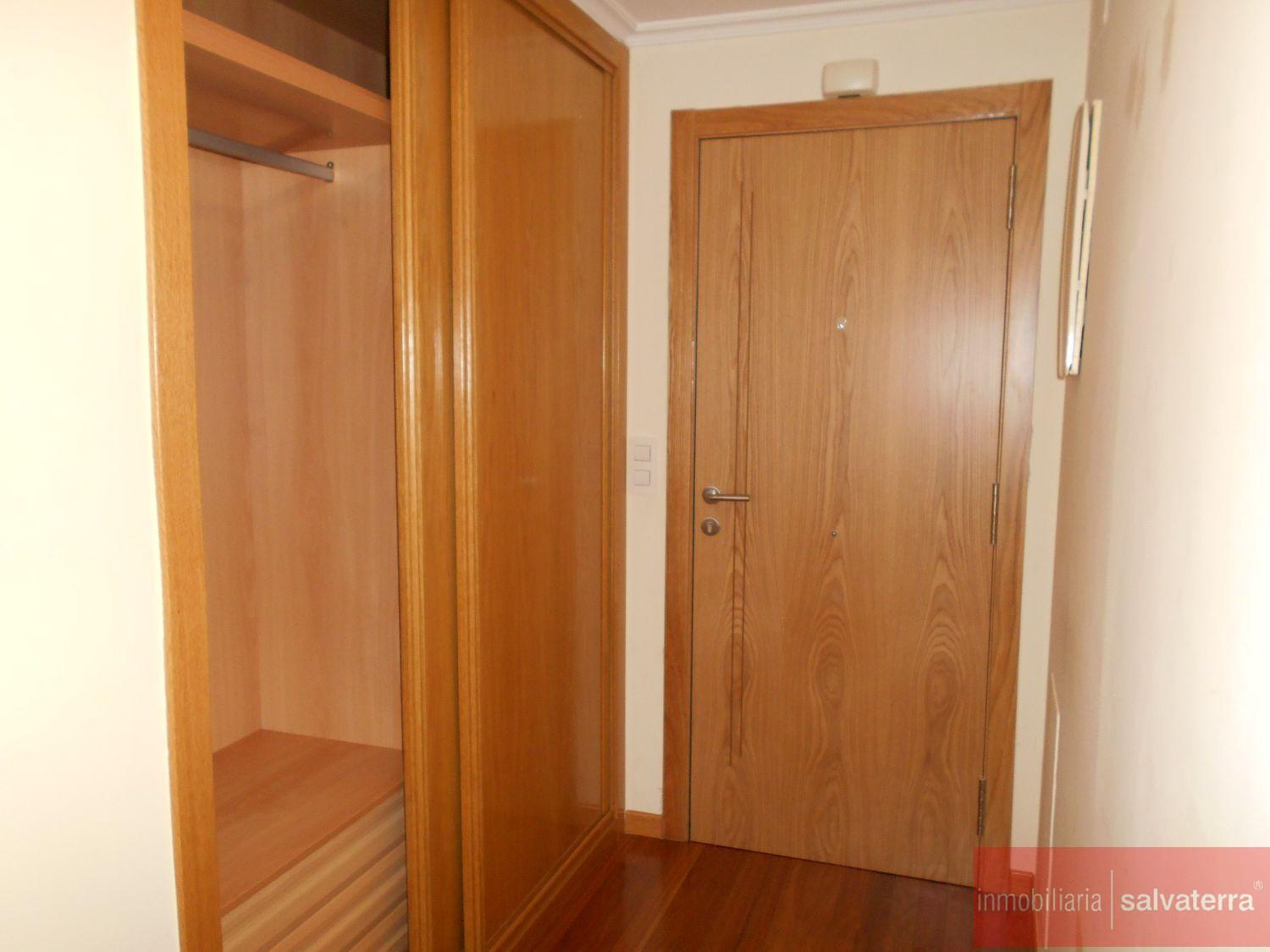 For sale of flat in Salvaterra de Miño
