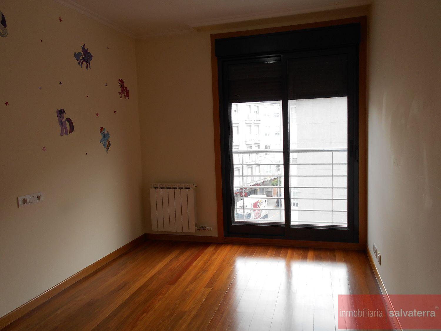 For sale of flat in Salvaterra de Miño