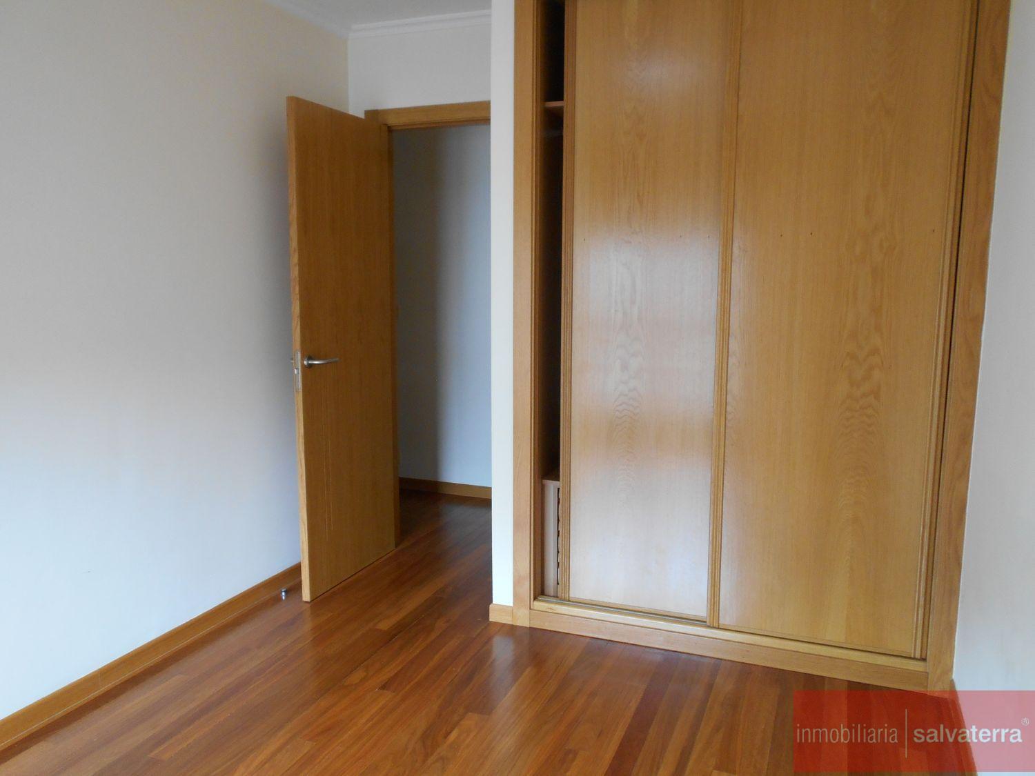 For sale of flat in Salvaterra de Miño