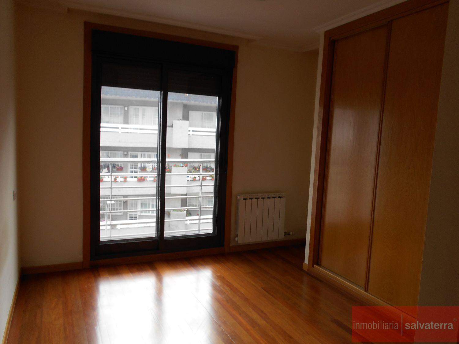 For sale of flat in Salvaterra de Miño