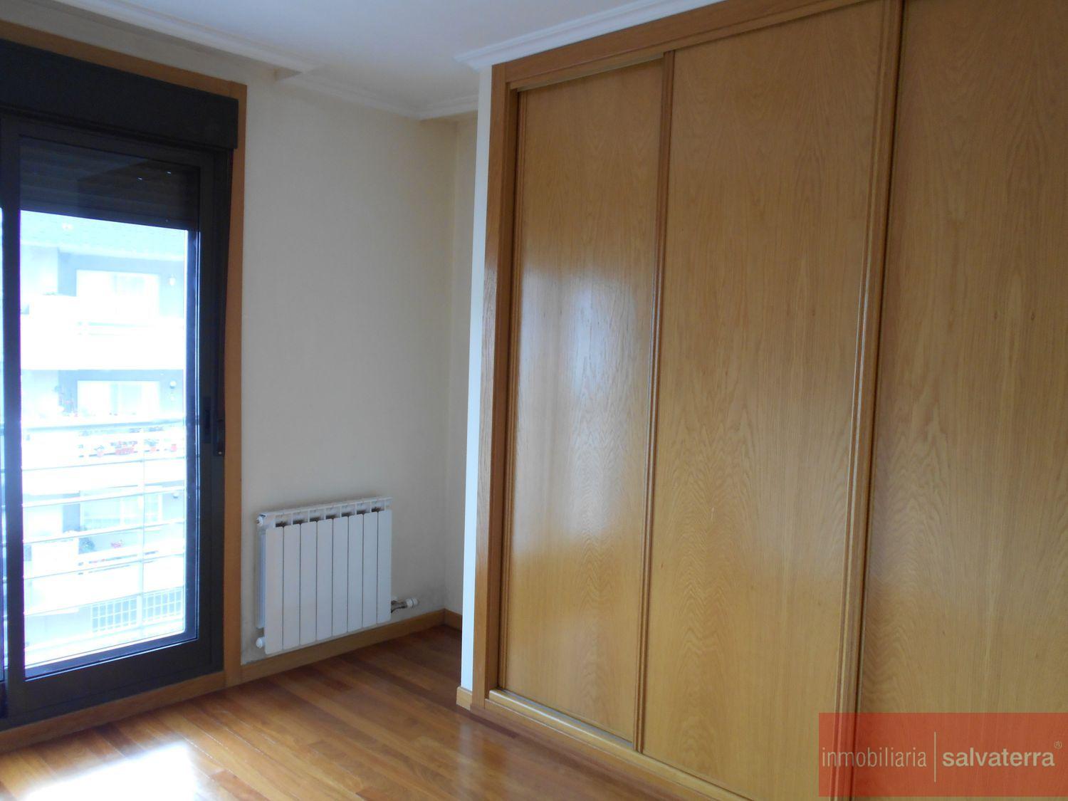For sale of flat in Salvaterra de Miño