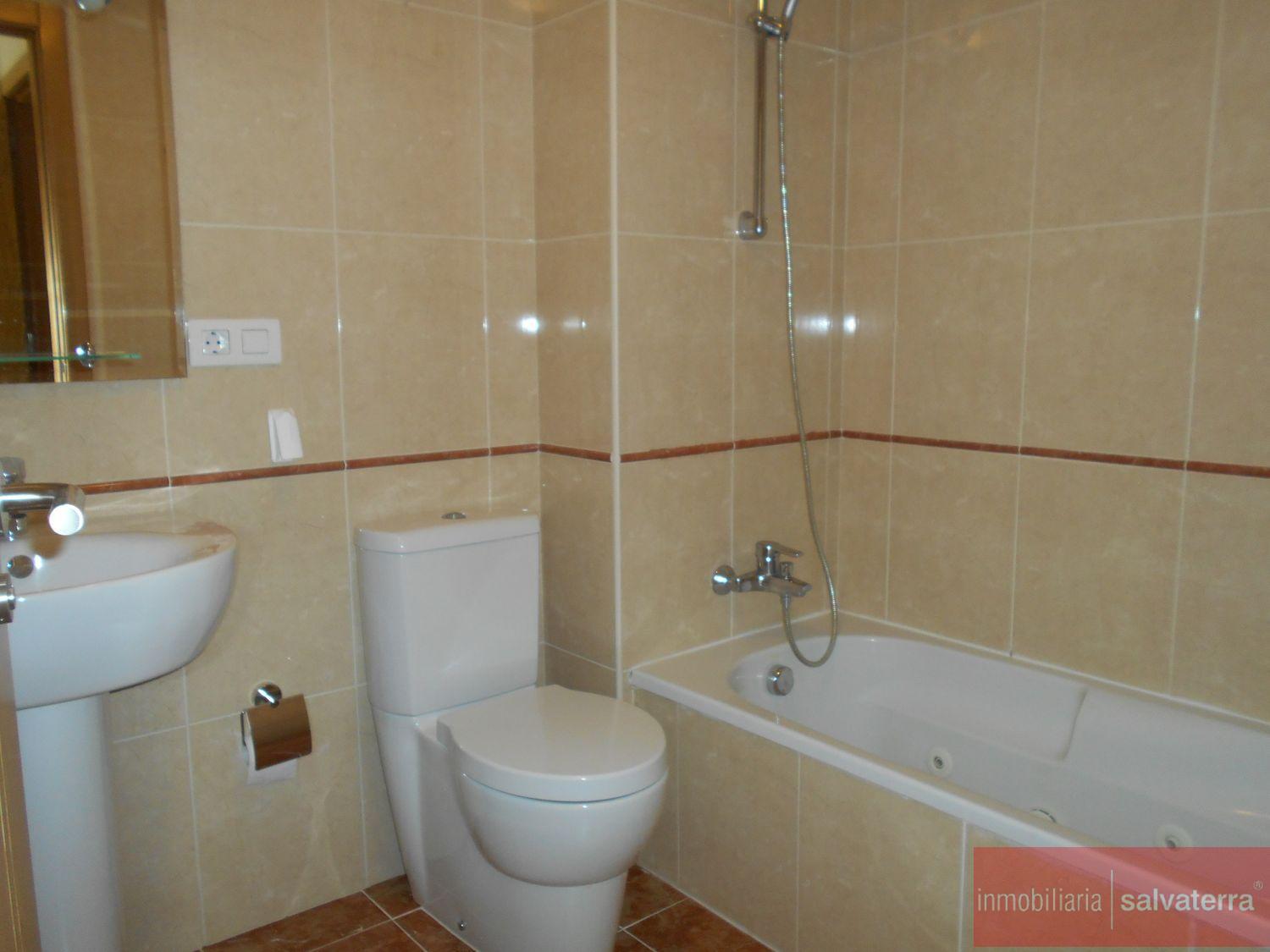 For sale of flat in Salvaterra de Miño