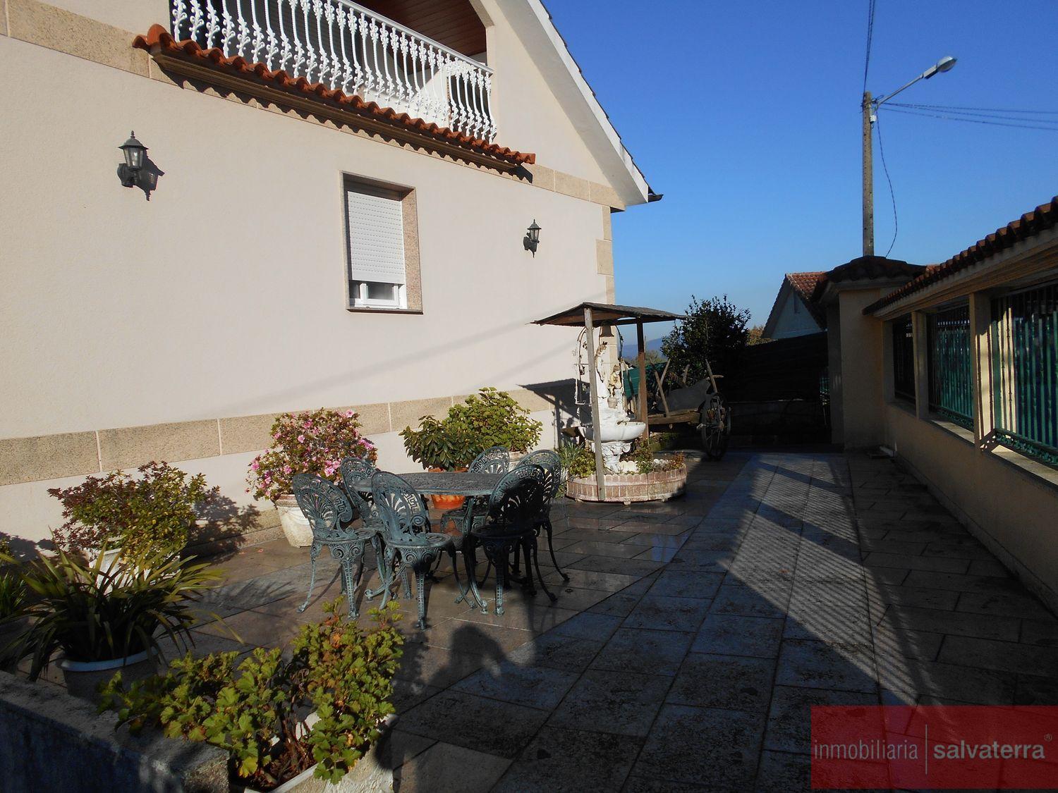 For sale of chalet in Salvaterra de Miño