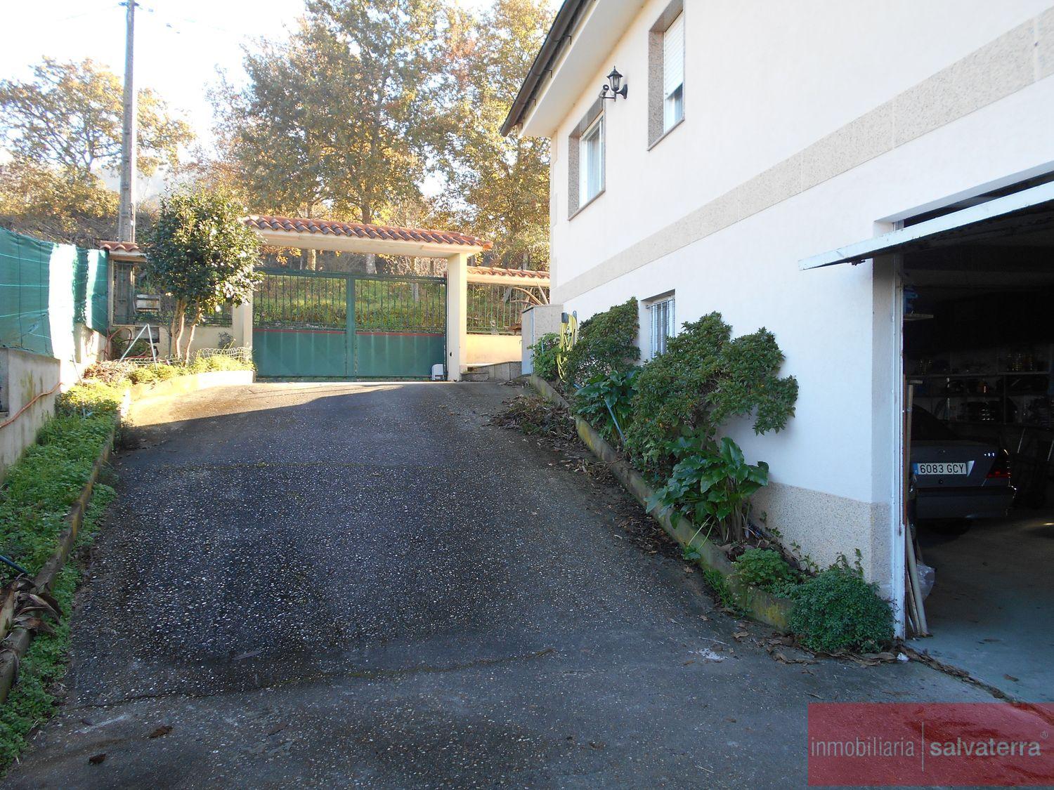 For sale of chalet in Salvaterra de Miño